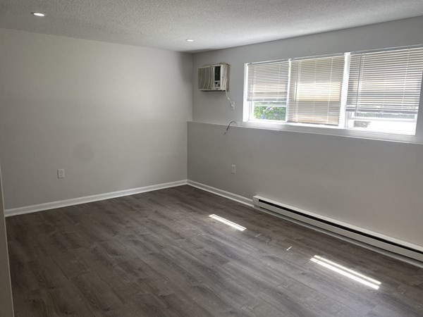 75 Vine 7a1 — photo