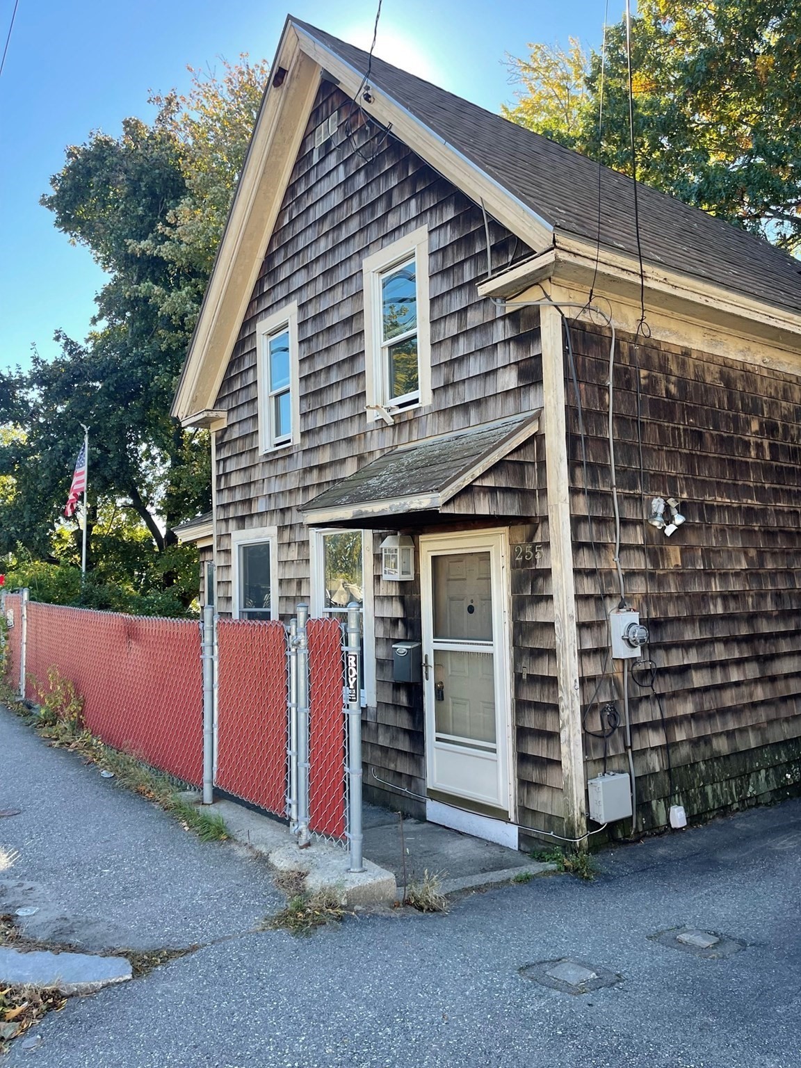 255 Plain St — photo