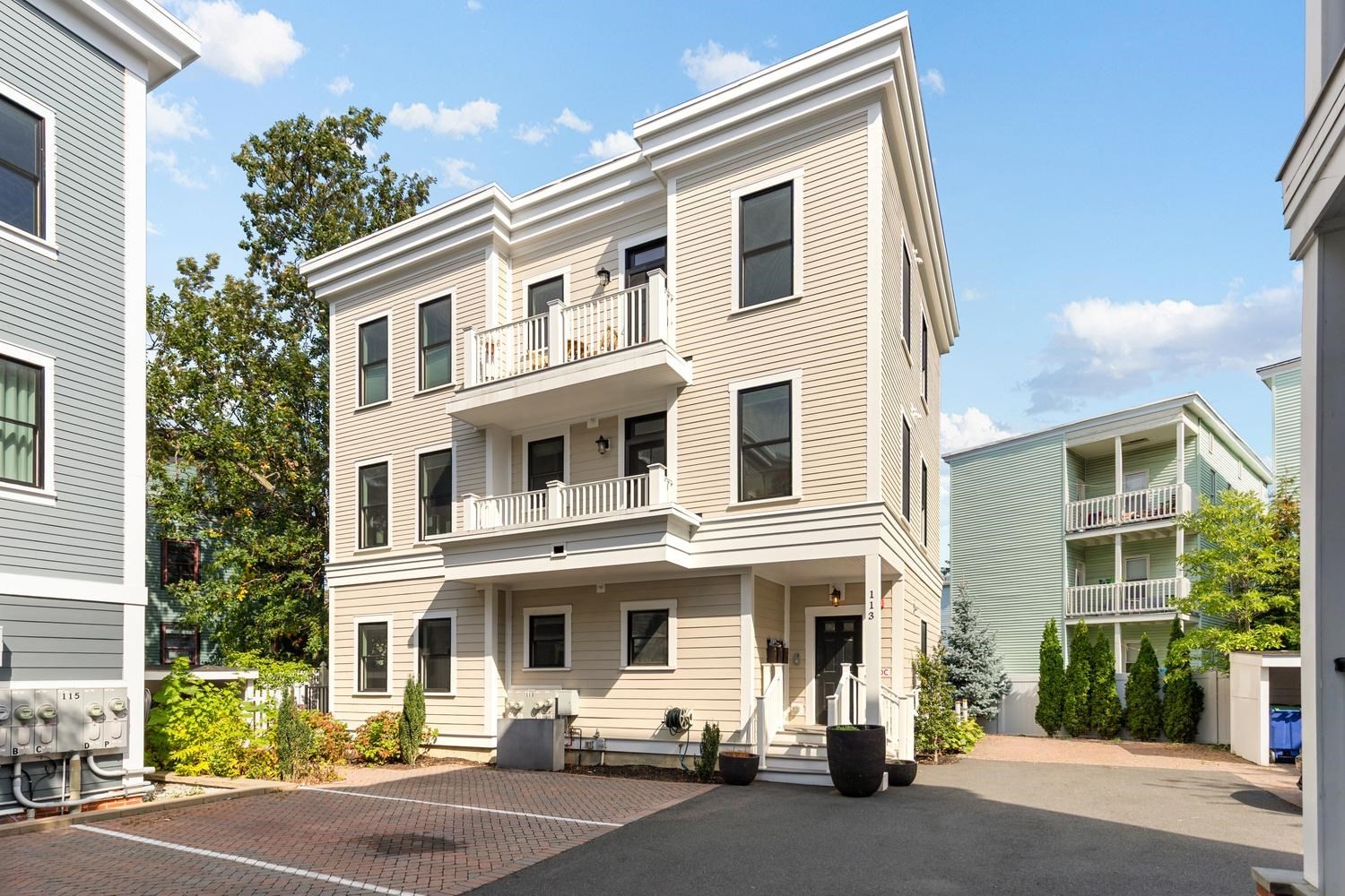 113 Beacon St #a — photo