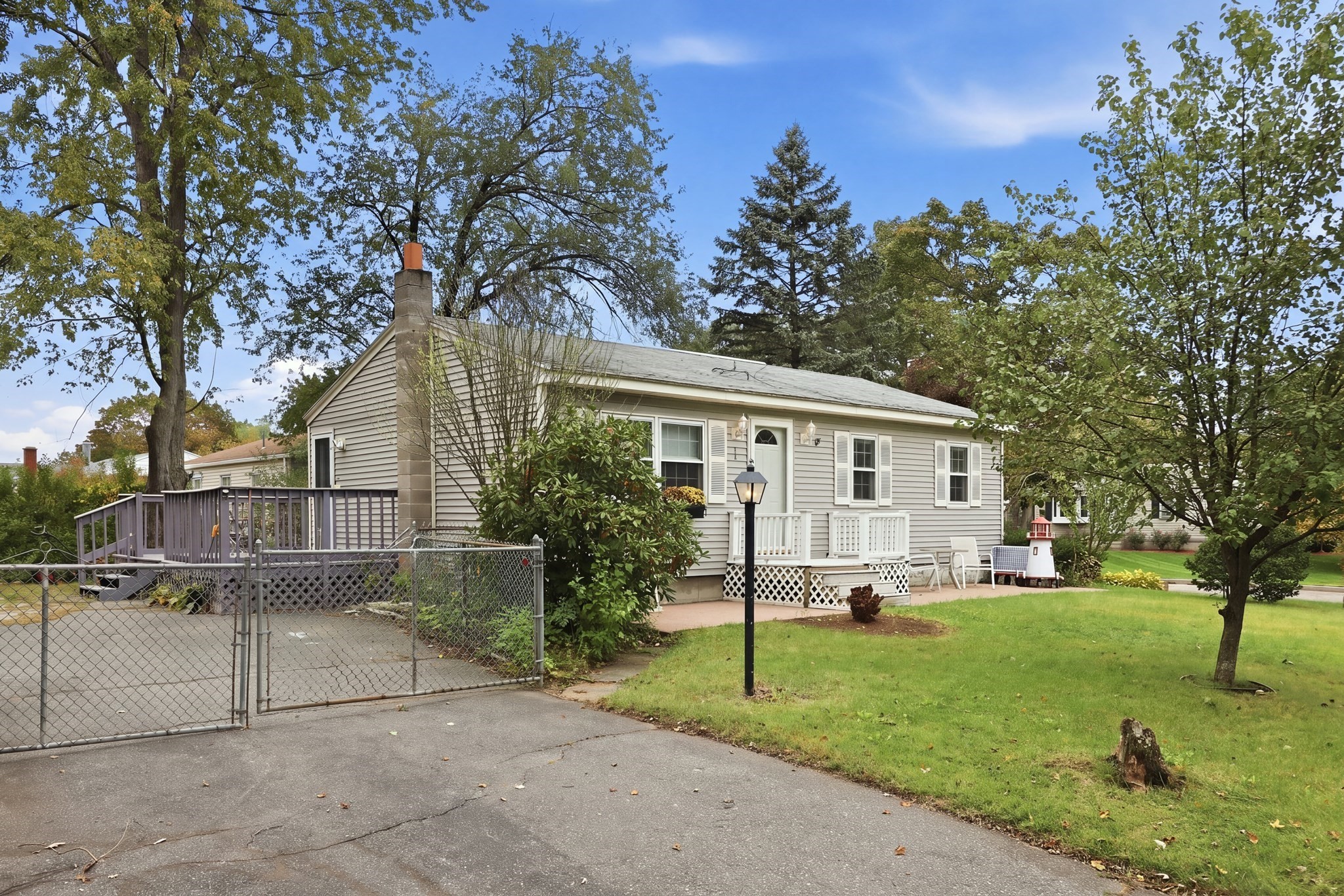 50 Finch Rd — photo