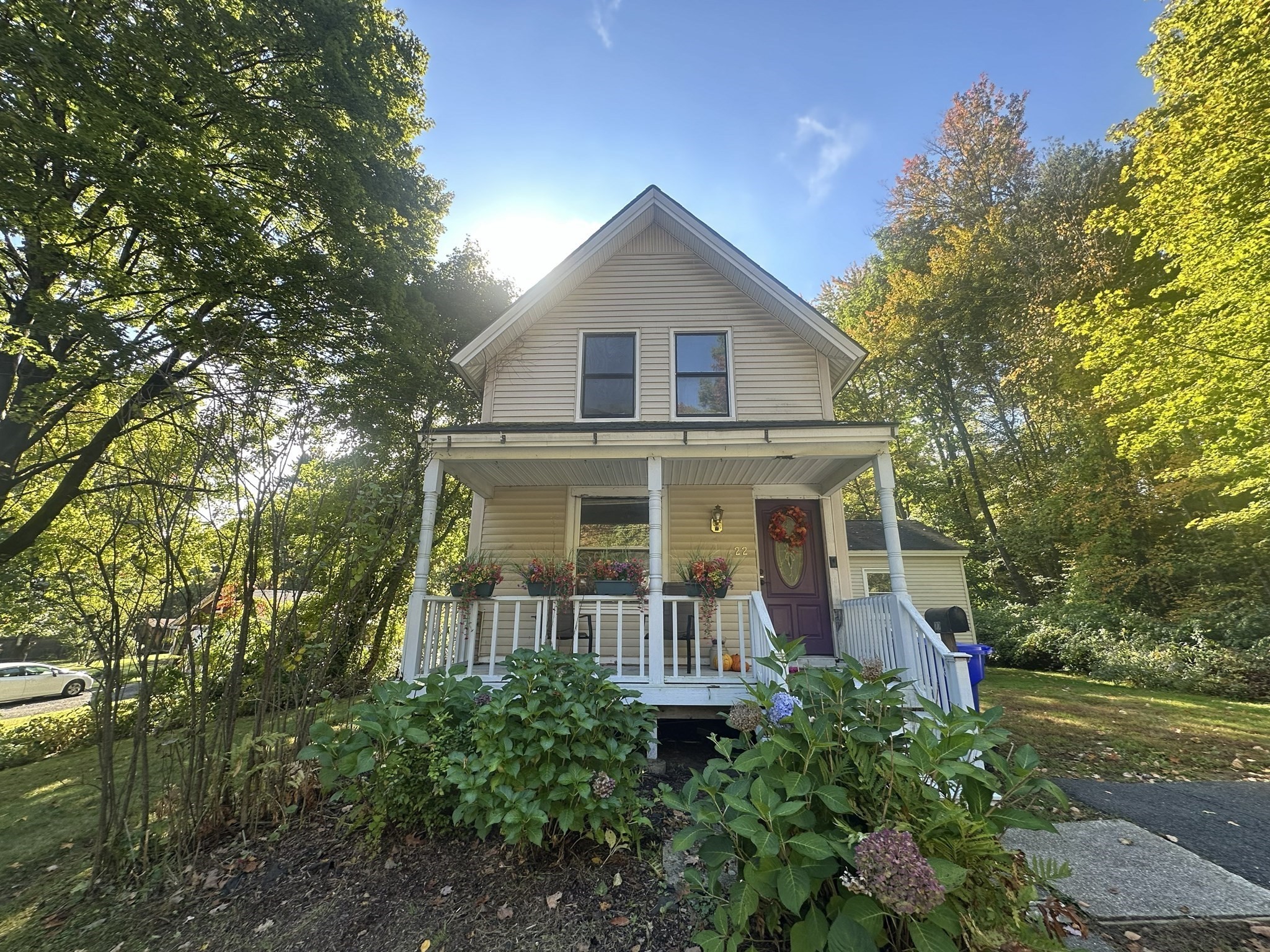 22 Laurel — photo