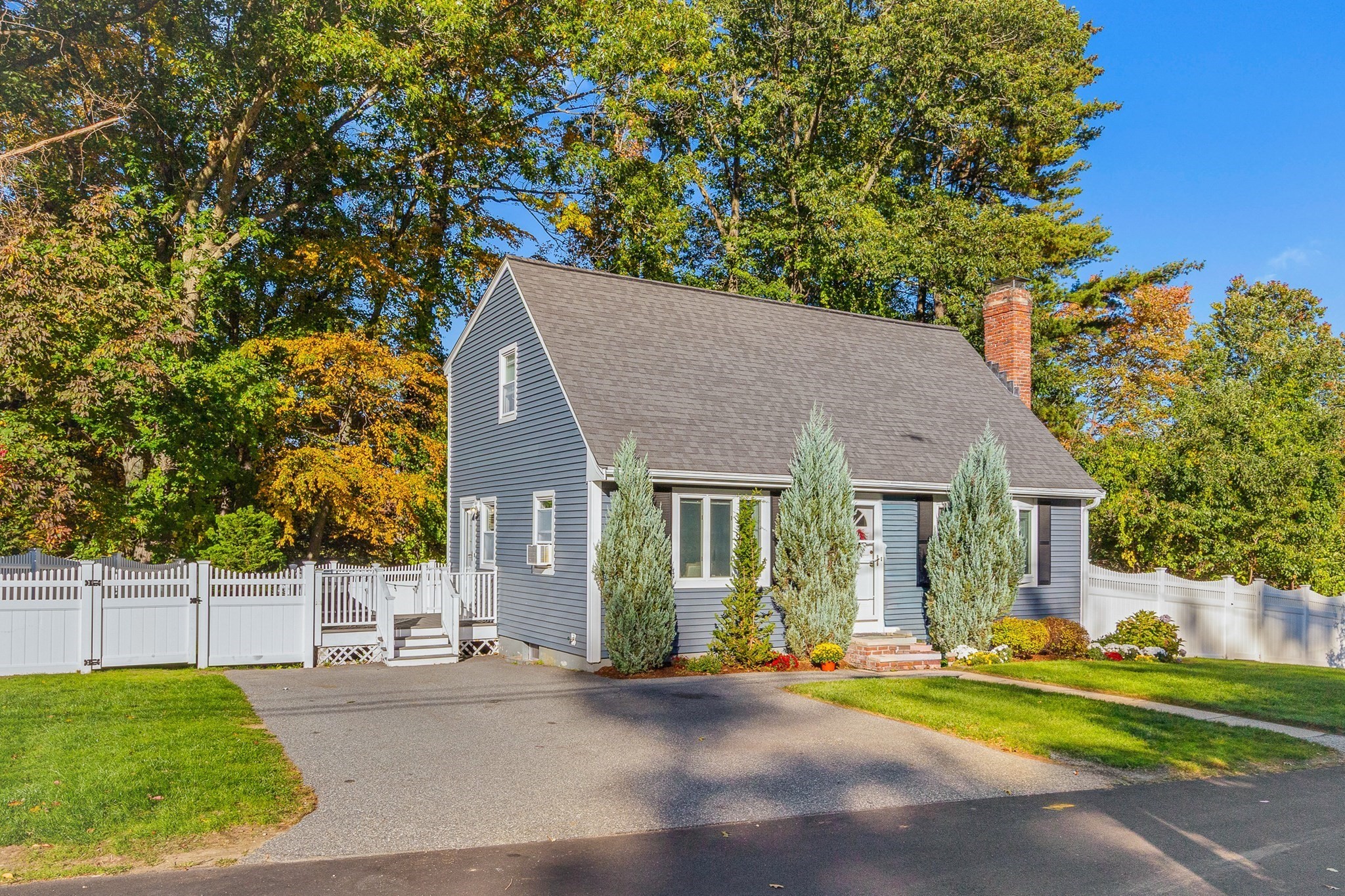 2 Chestnut Road, Burlington, MA 01803 — photo 2