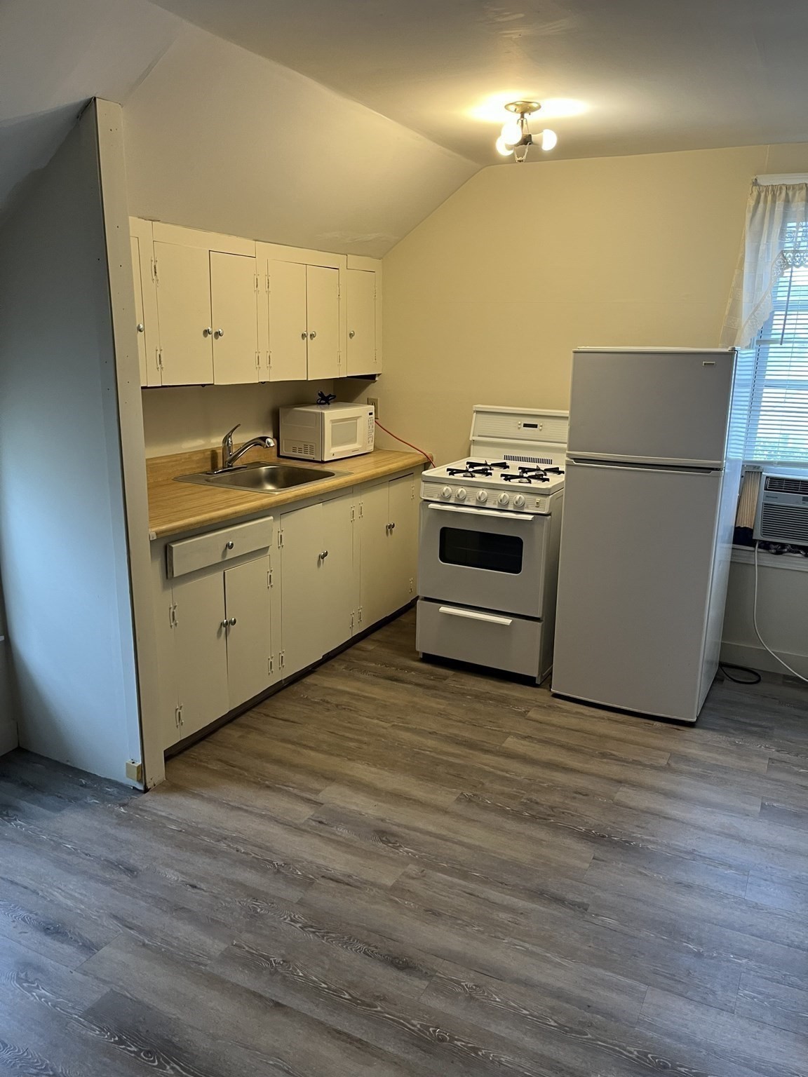 1368 Plymouth Ave #3 Studio 3 — photo