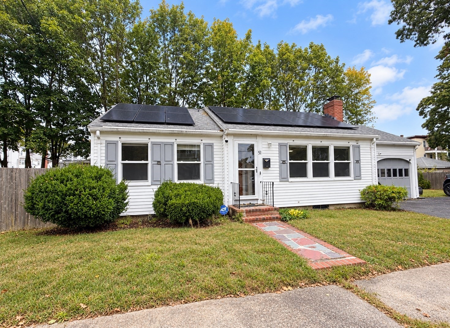 51 Linnea Ave — photo
