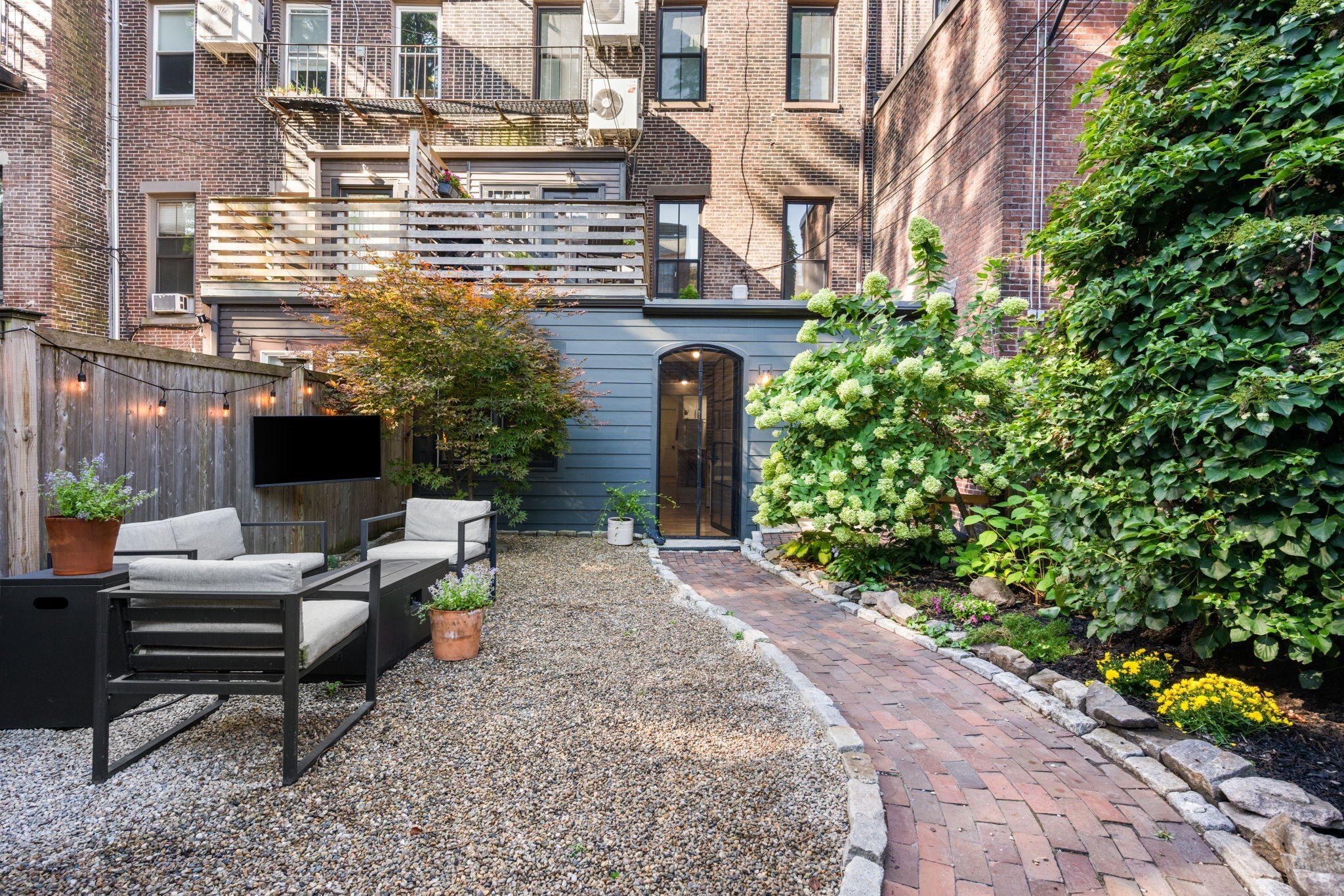 512 Massachusetts Ave #1 — photo