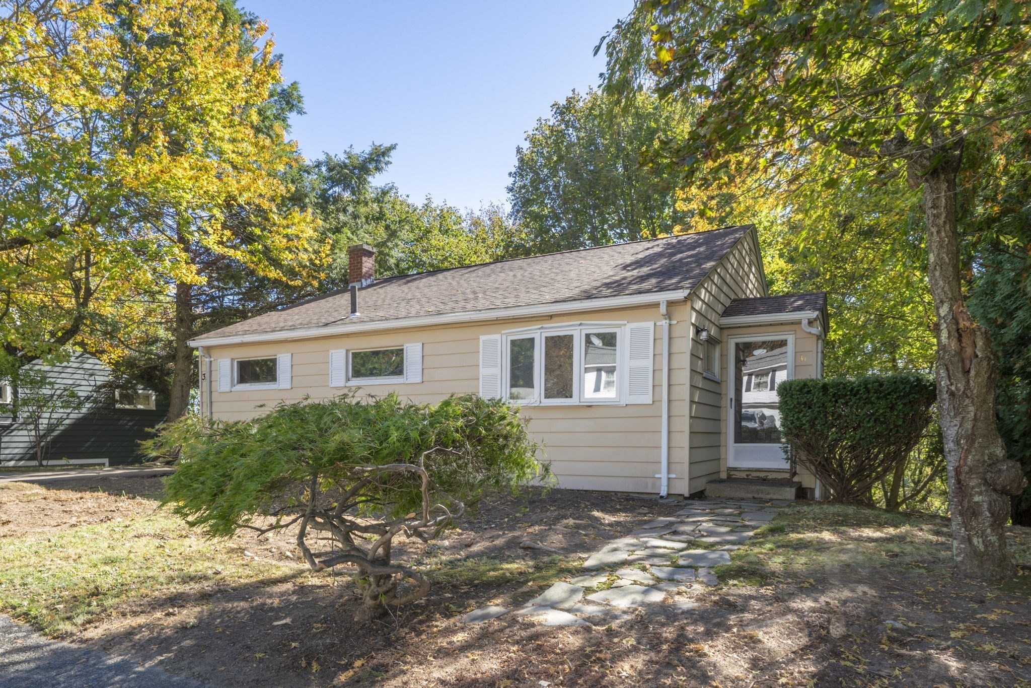 31 Westmorland Dr — photo