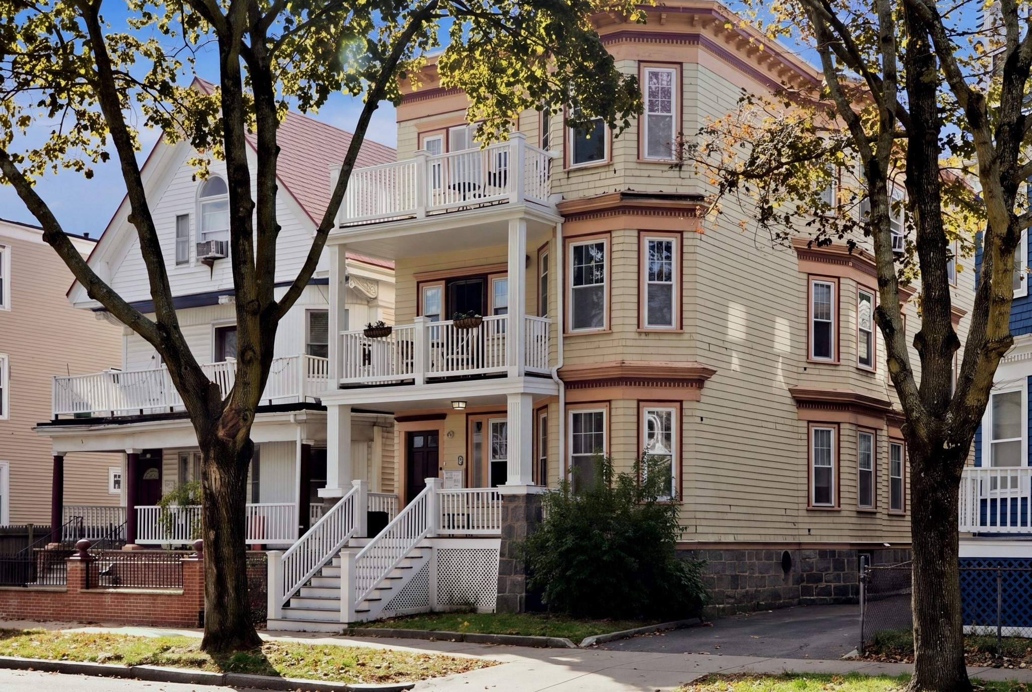 49 Pleasant St #1 — photo