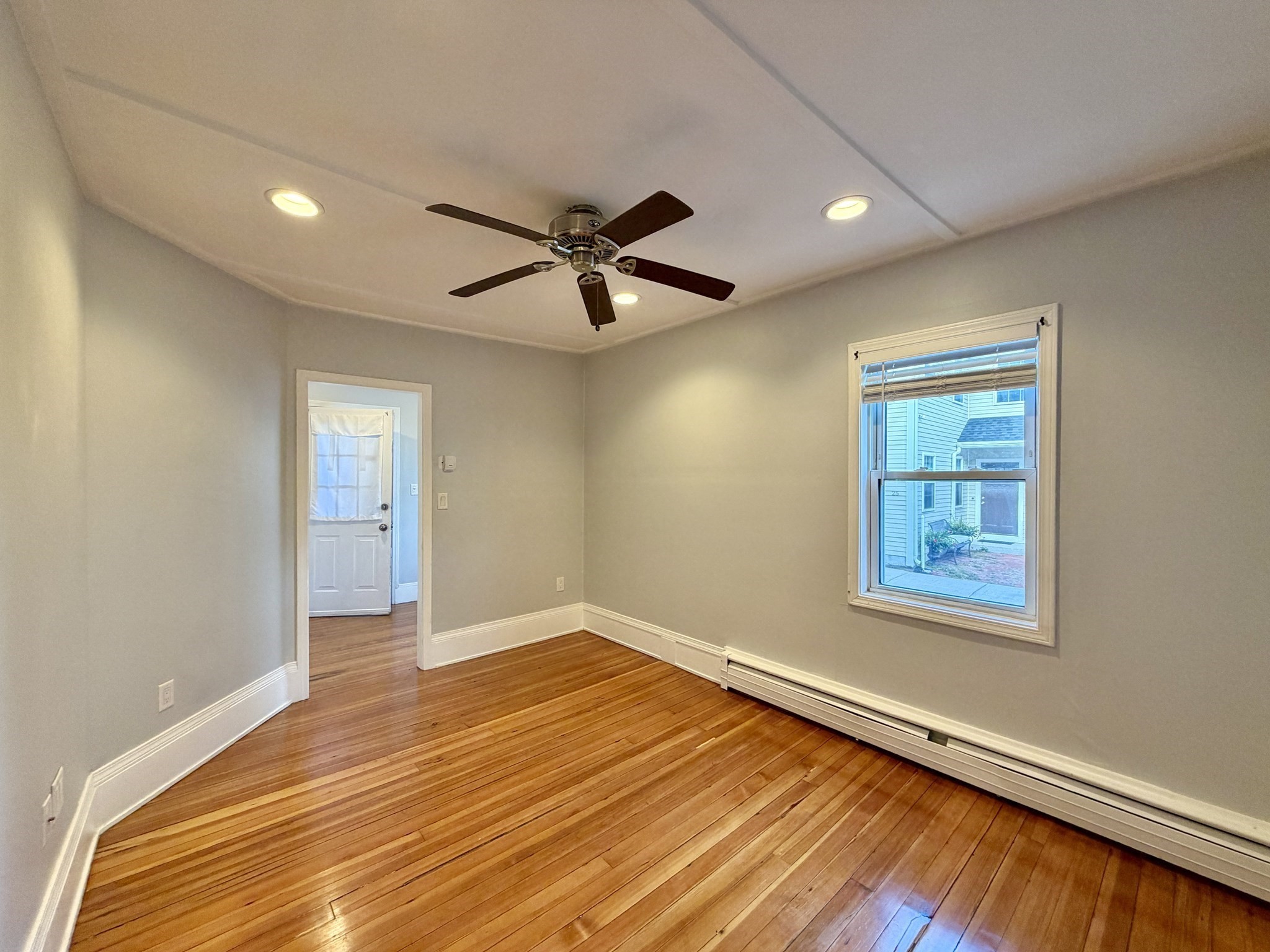 22 Carlton St #1 — photo