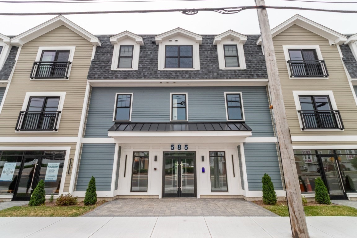 585 Washington Street #206 — photo