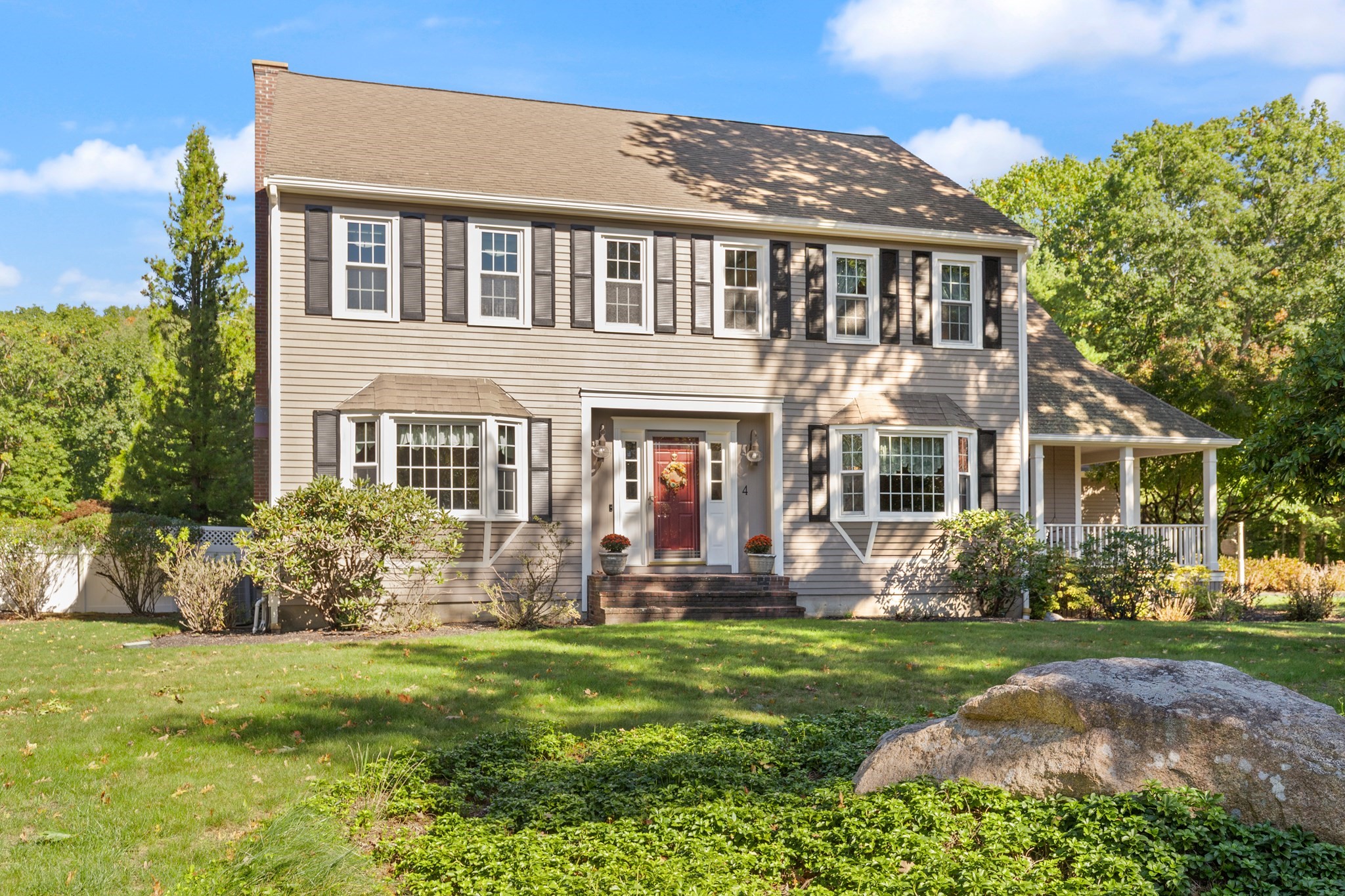 4 Stratford Ln — photo