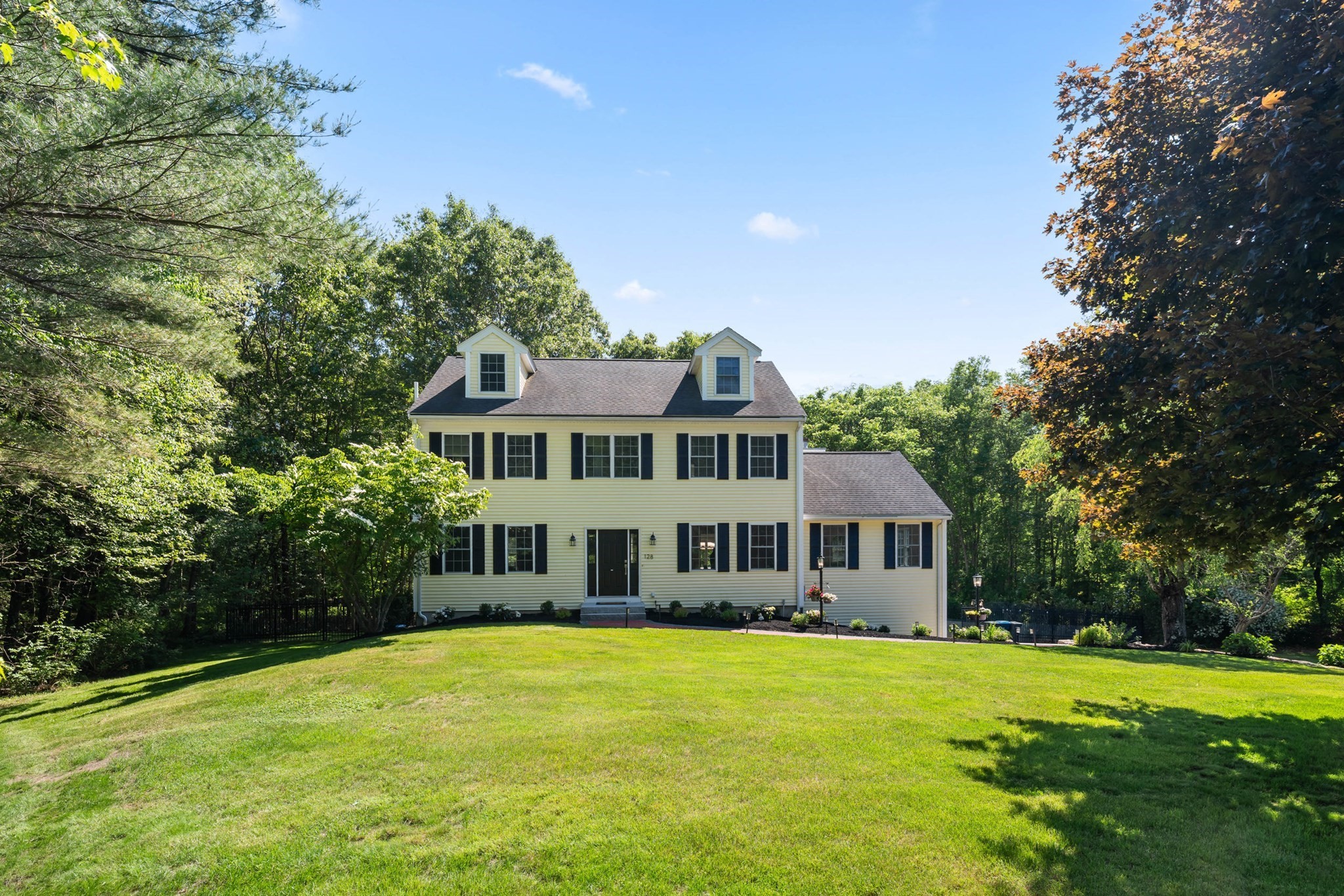 128 Memorial Dr #128 — photo