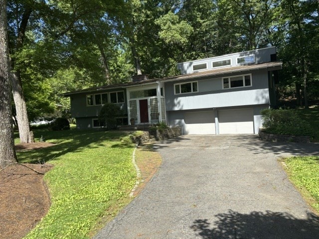 1 Holiday Road — photo
