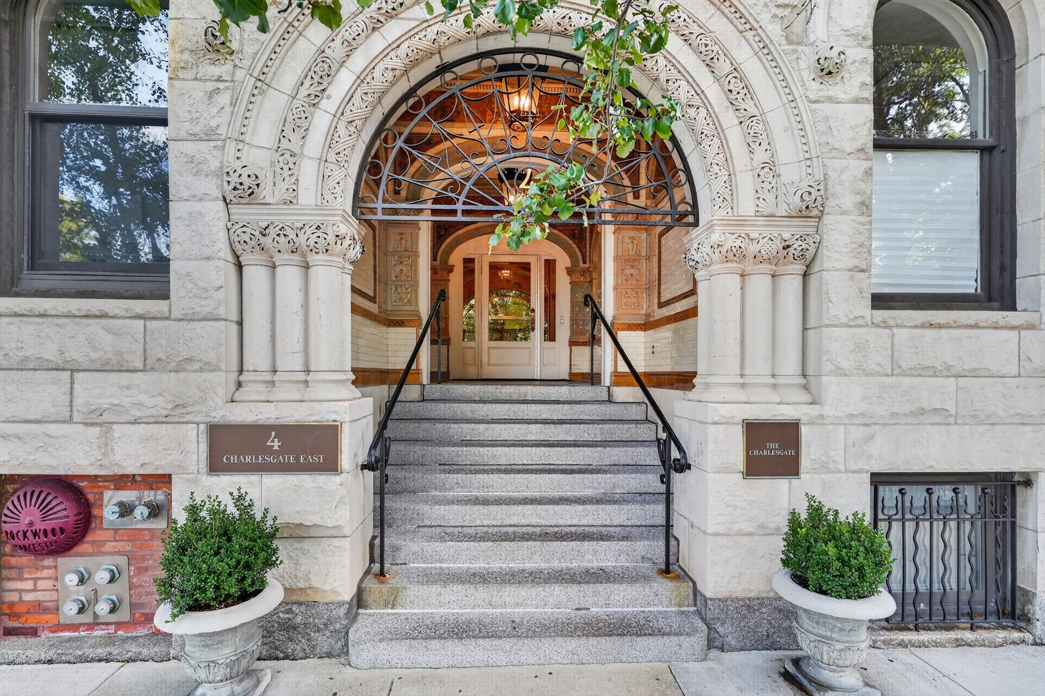 4 Charlesgate East #402 Unit 4-402 — photo