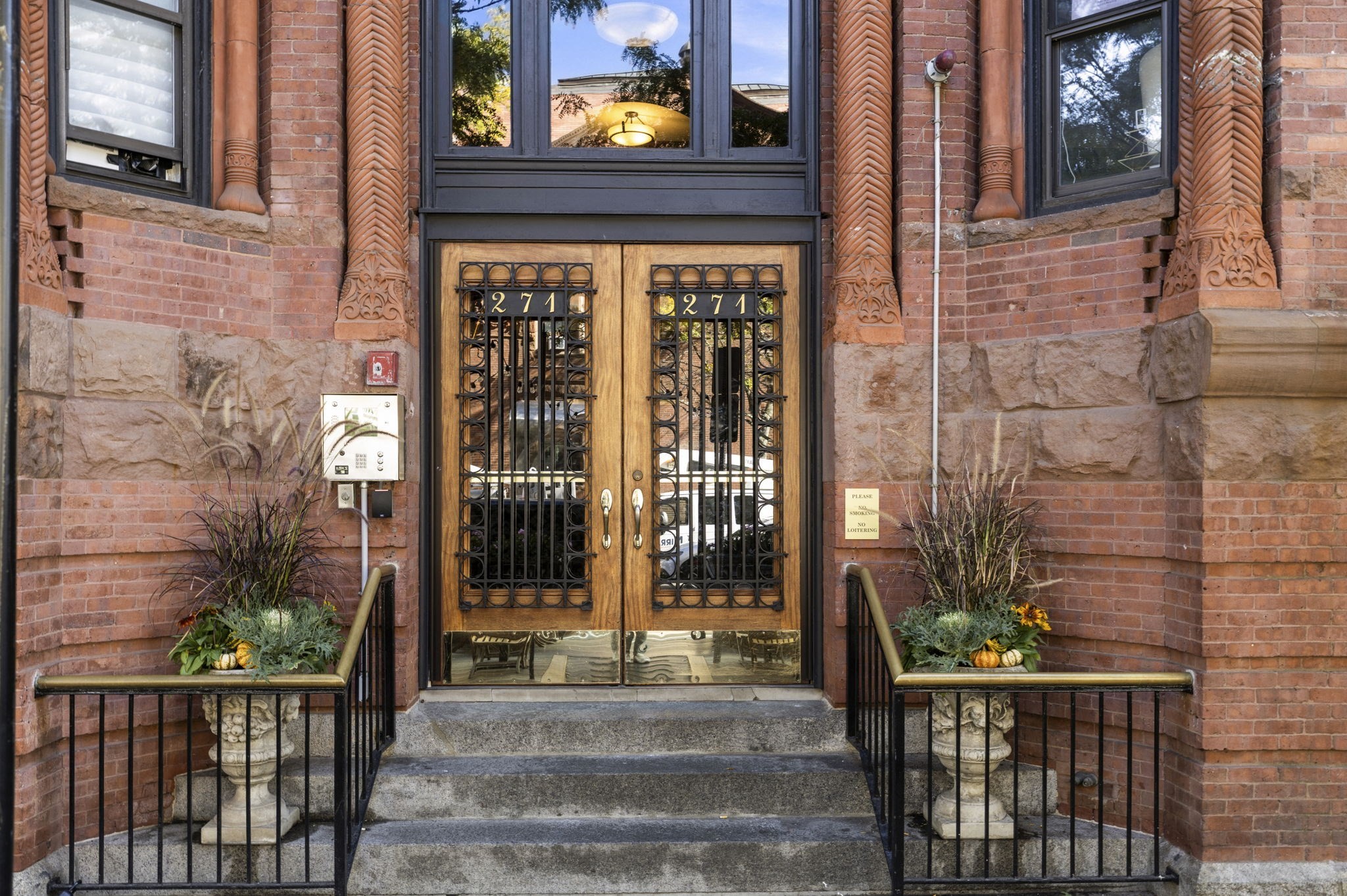 271 Dartmouth Street #3L — photo