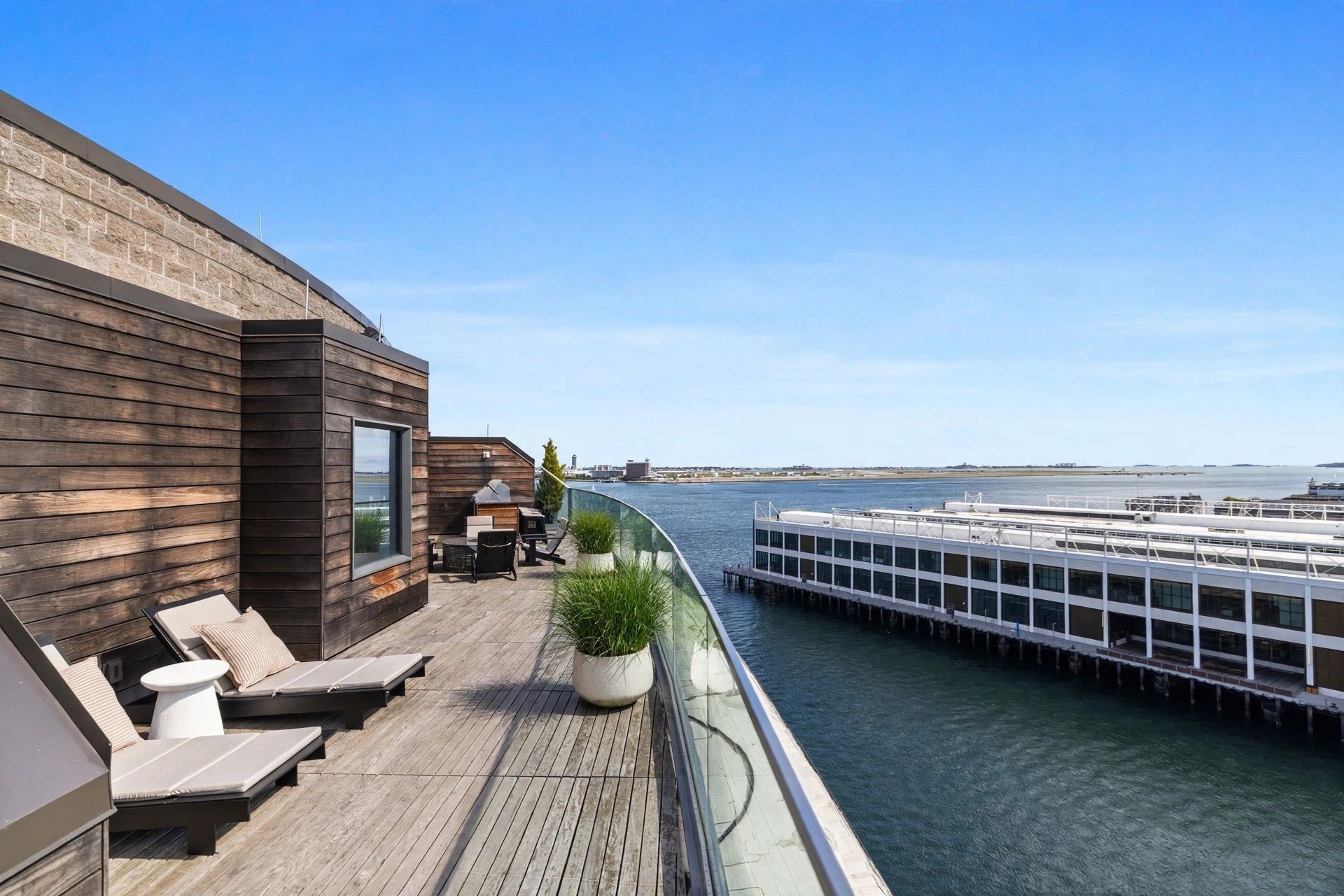 300 Pier 4 Blvd Phj — photo