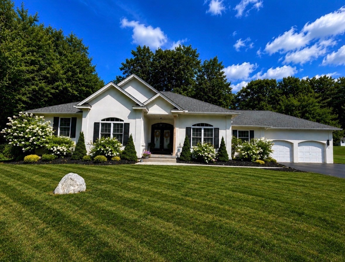 155 Parker Ln. — photo