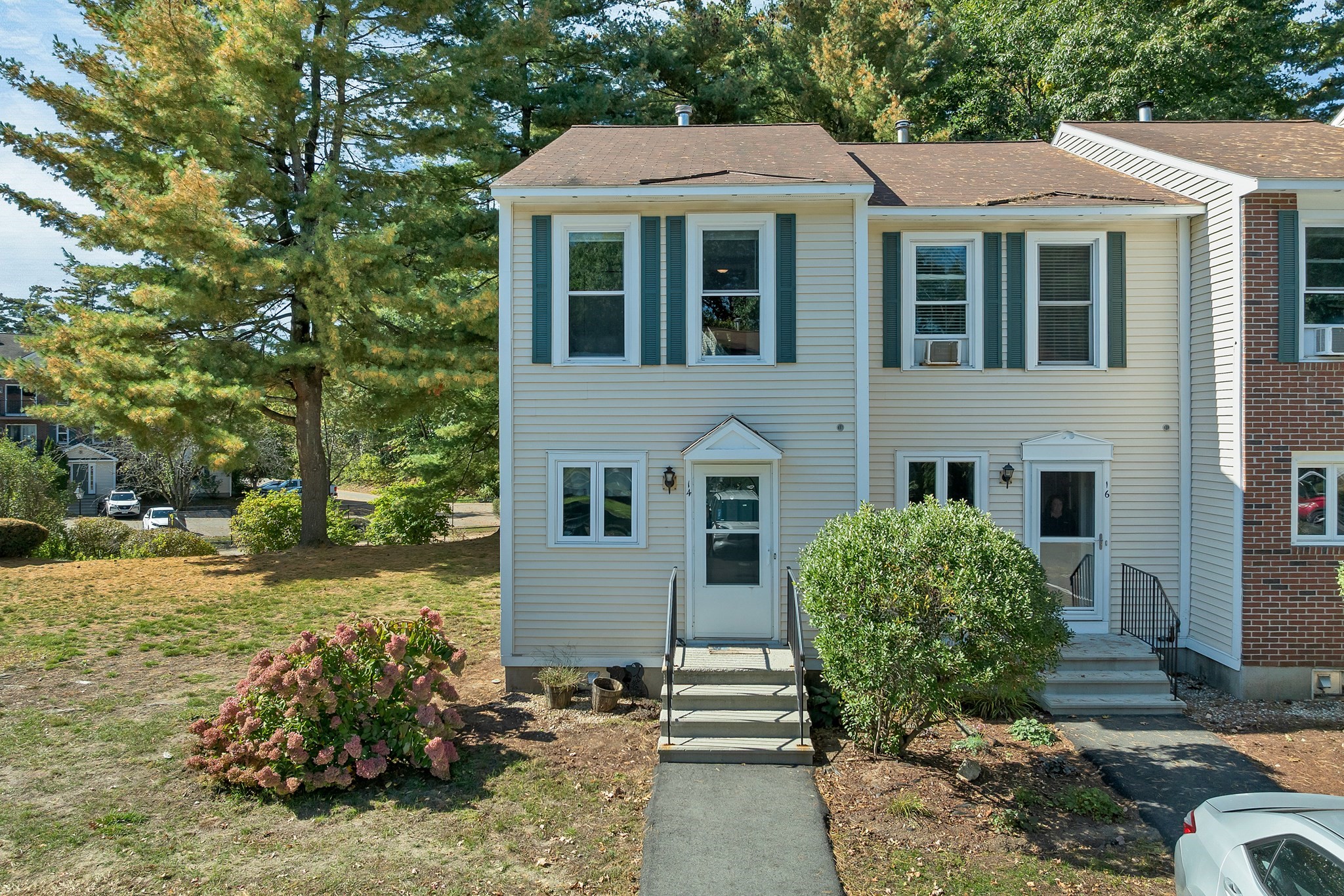 14 Shelburne Road / — photo