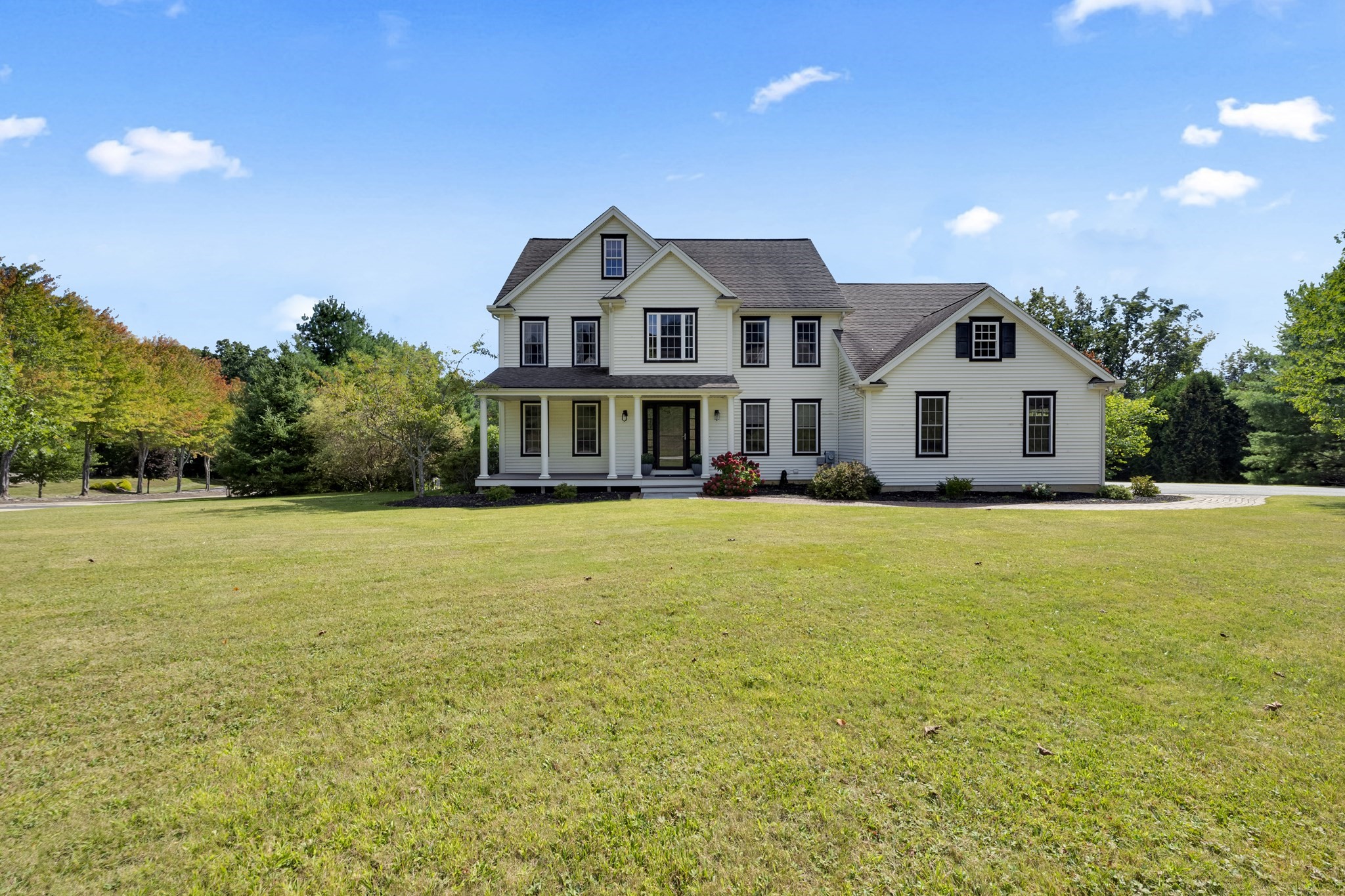 1 Highland Ln — photo