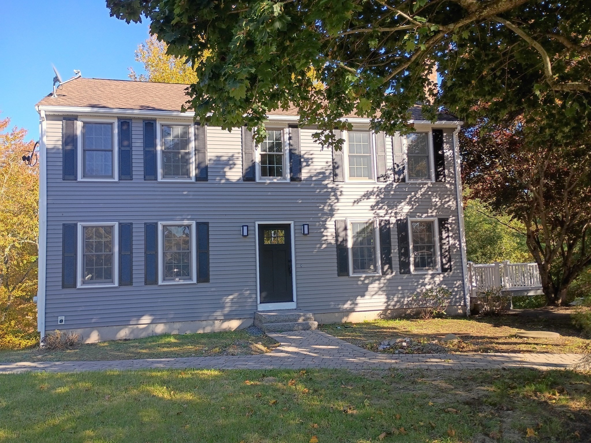 599 Oakhill Ave — photo