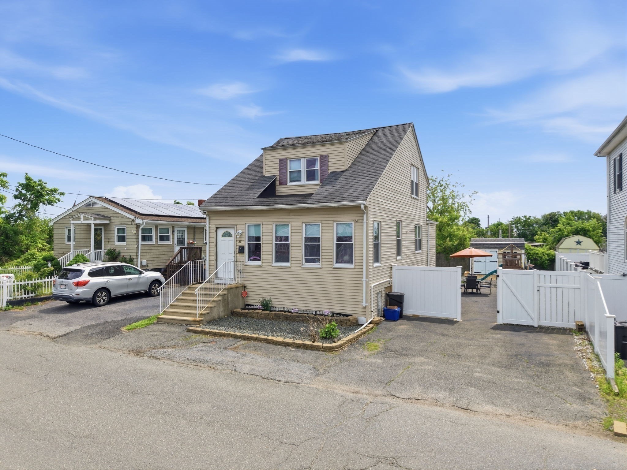 28 Houston Ave — photo