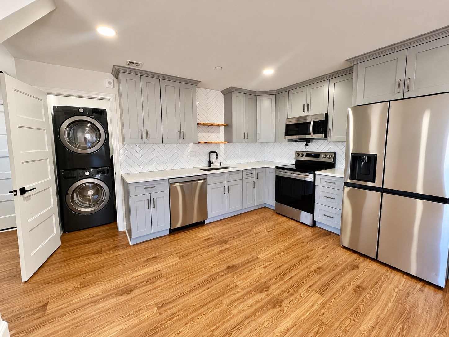 6 Harding Ave #4 — photo