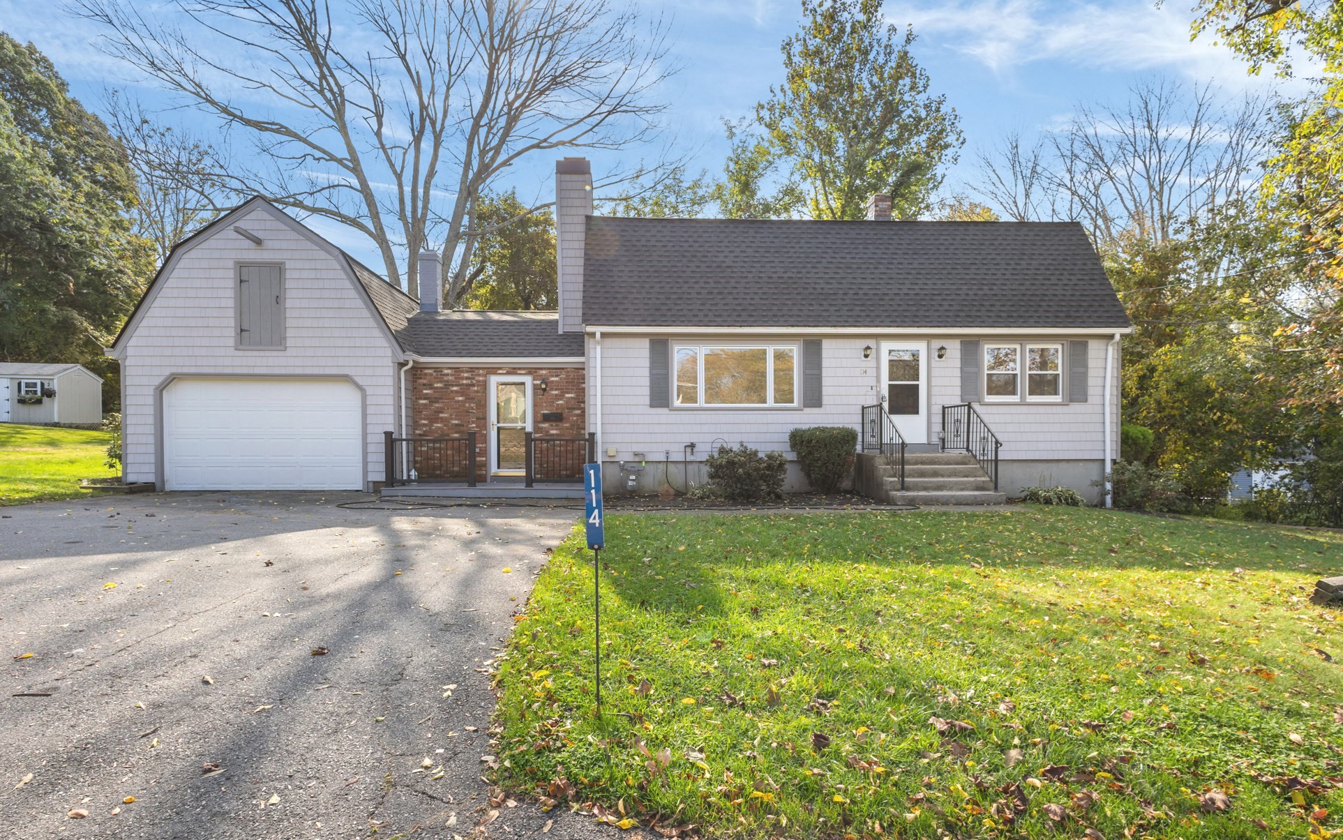 114 Valley Rd — photo