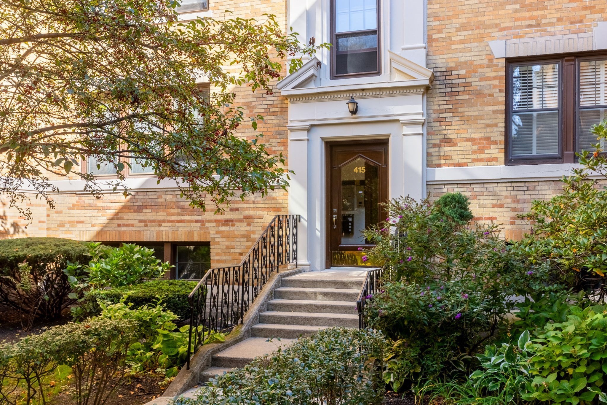 415 Washington St #6 — photo