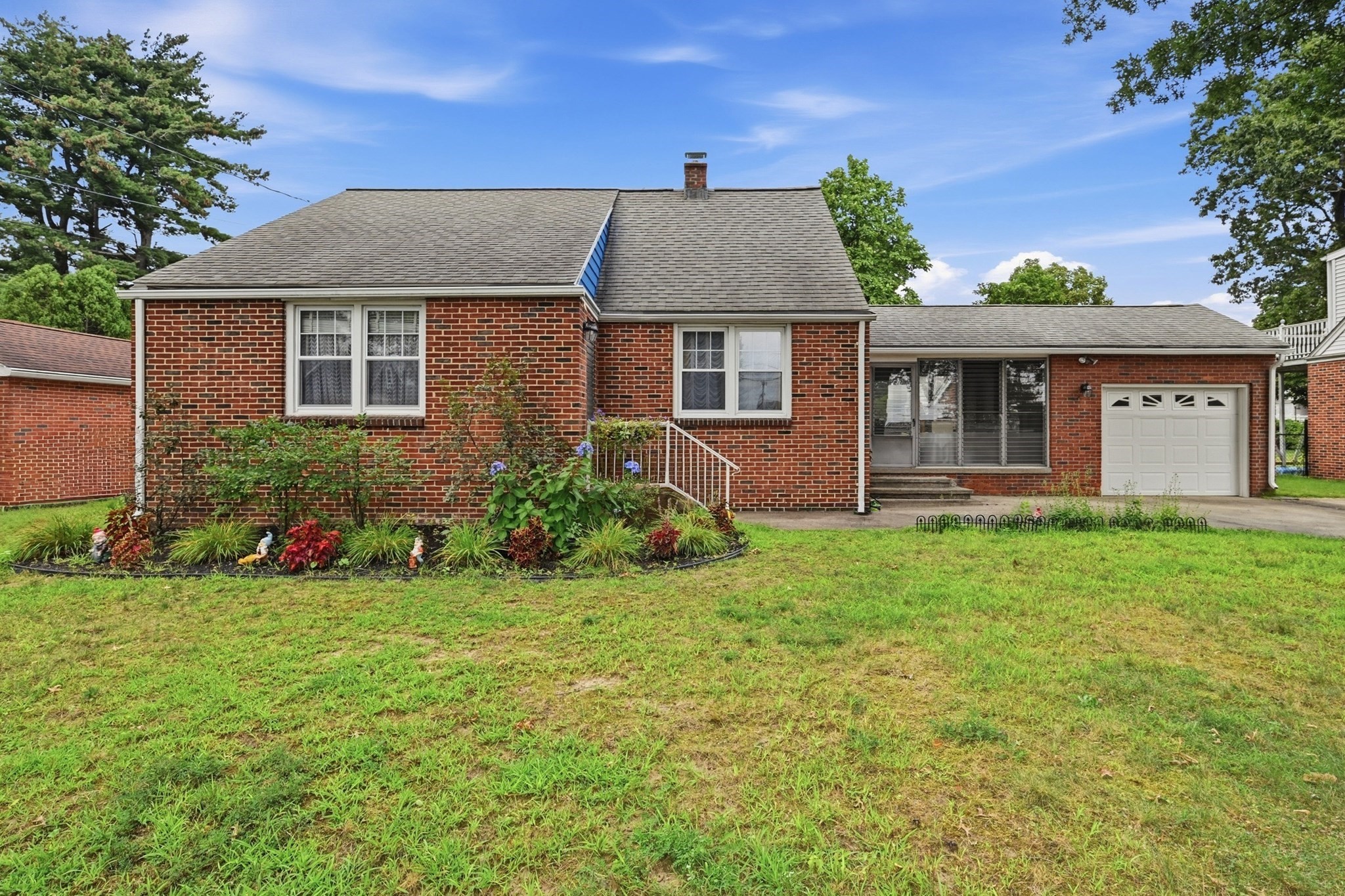 144 Beauregard Terrace — photo