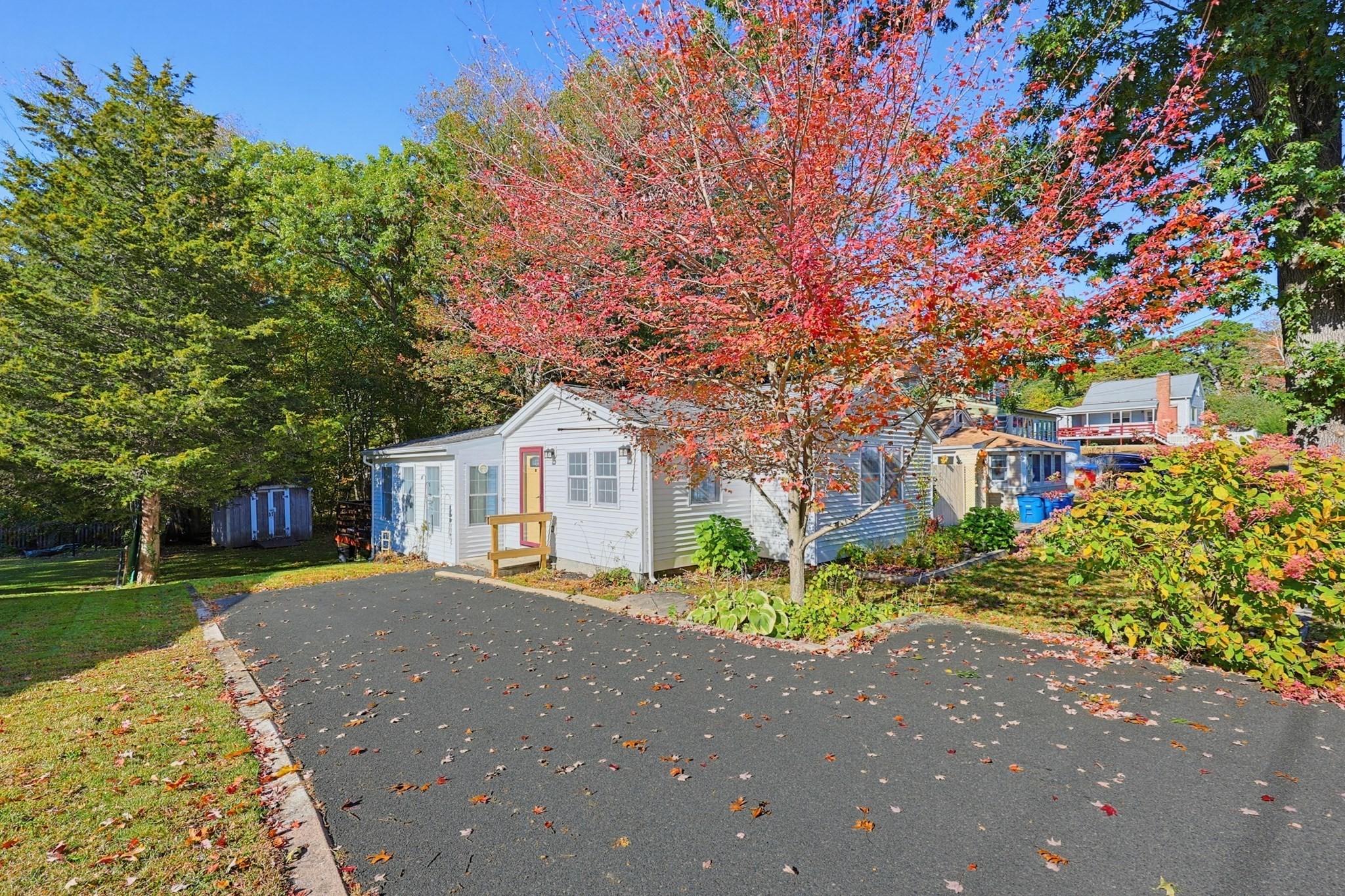 116 Lakeshore Dr — photo