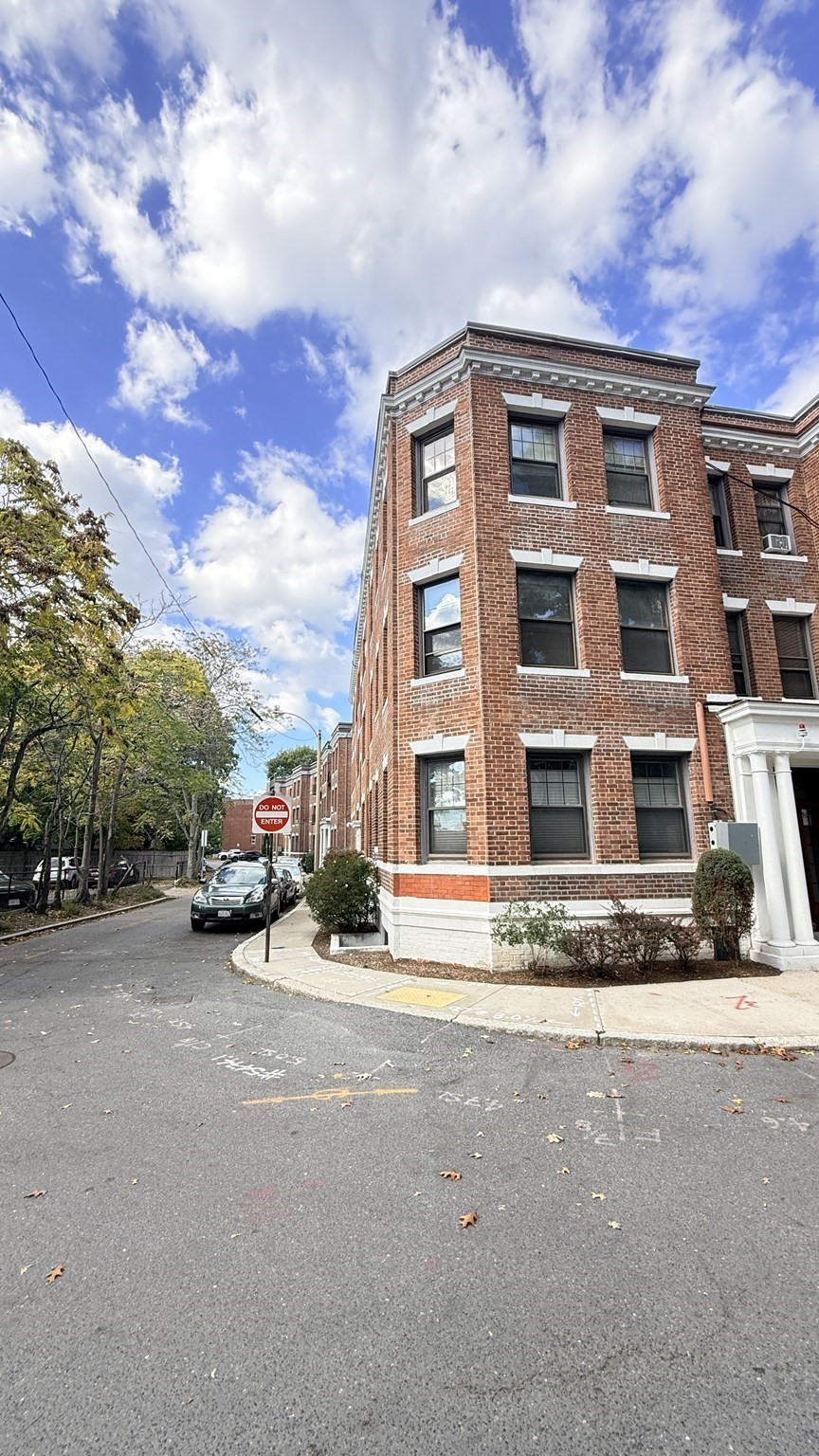 116 Sutherland Road #8, Boston, MA 02135 — photo 2