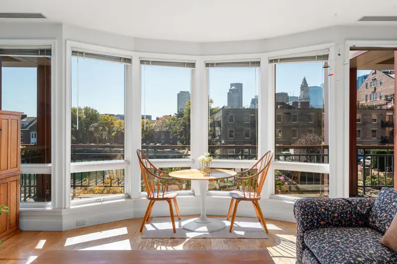 40 Battery St #202 — photo
