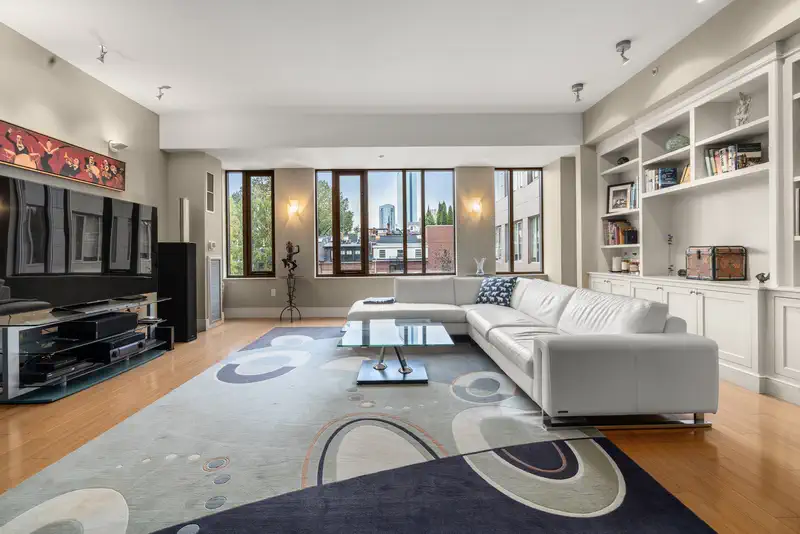 1313 Washington St #330 — photo