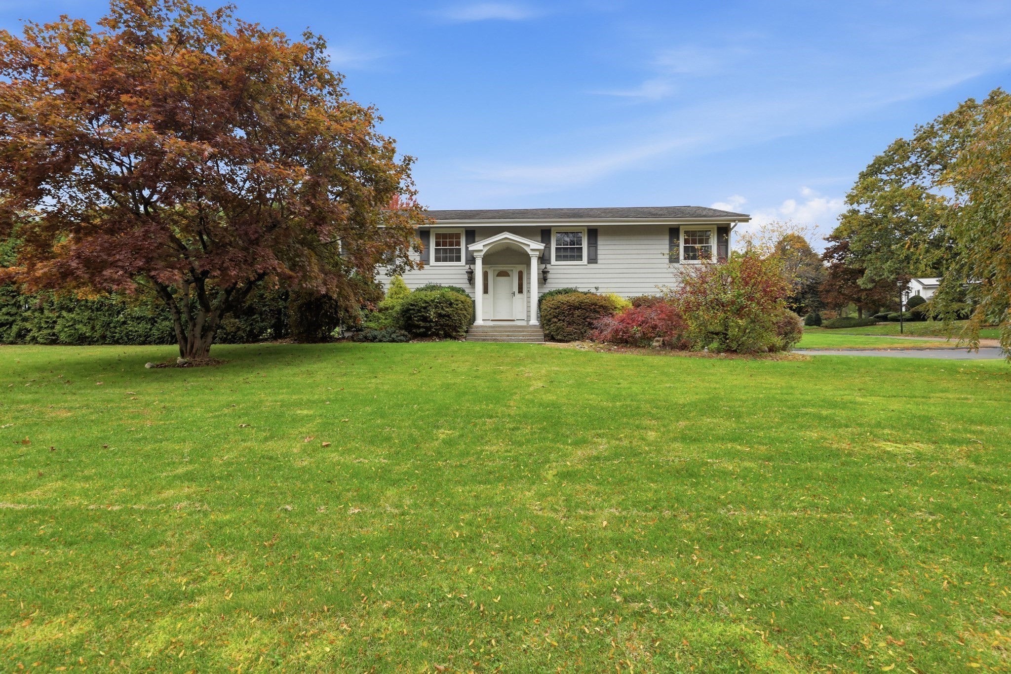 684 Maple Rd — photo