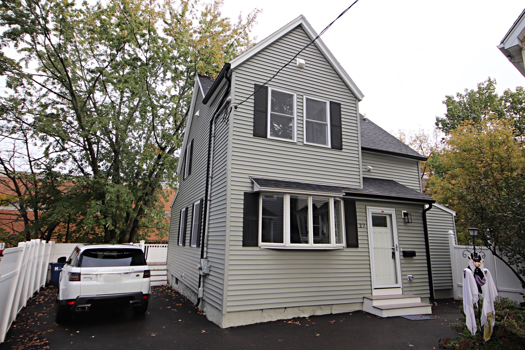 27 Holbrook Court — photo