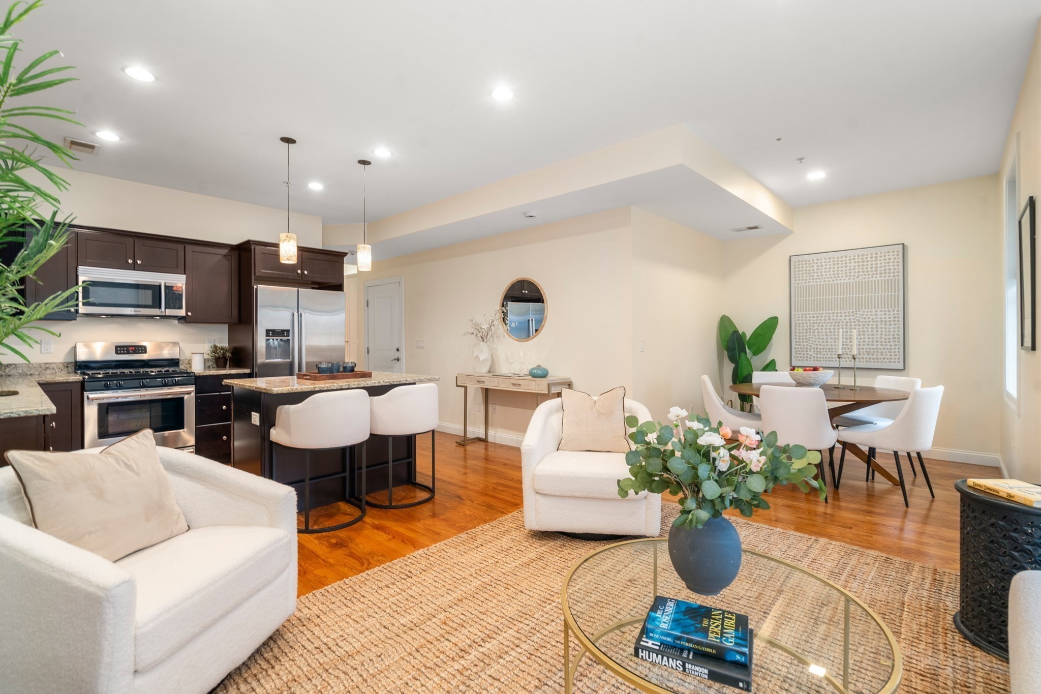 282 Maverick St #2 — photo