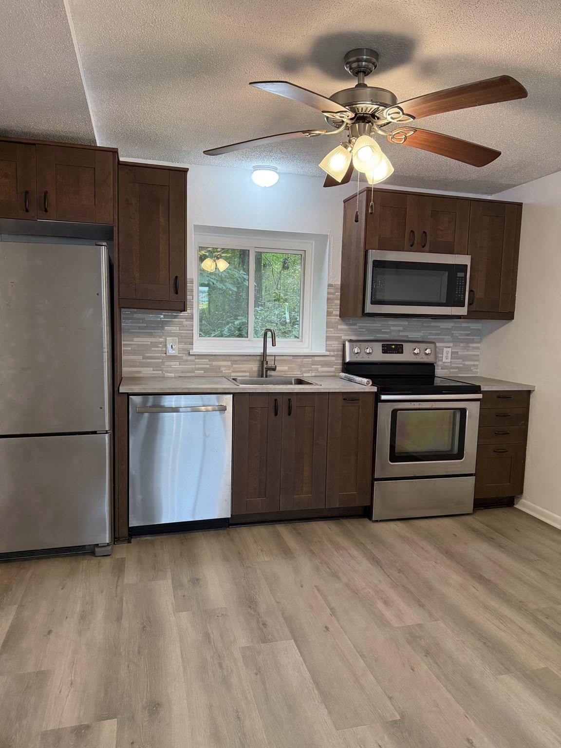 5455 N. Main St #8B — photo