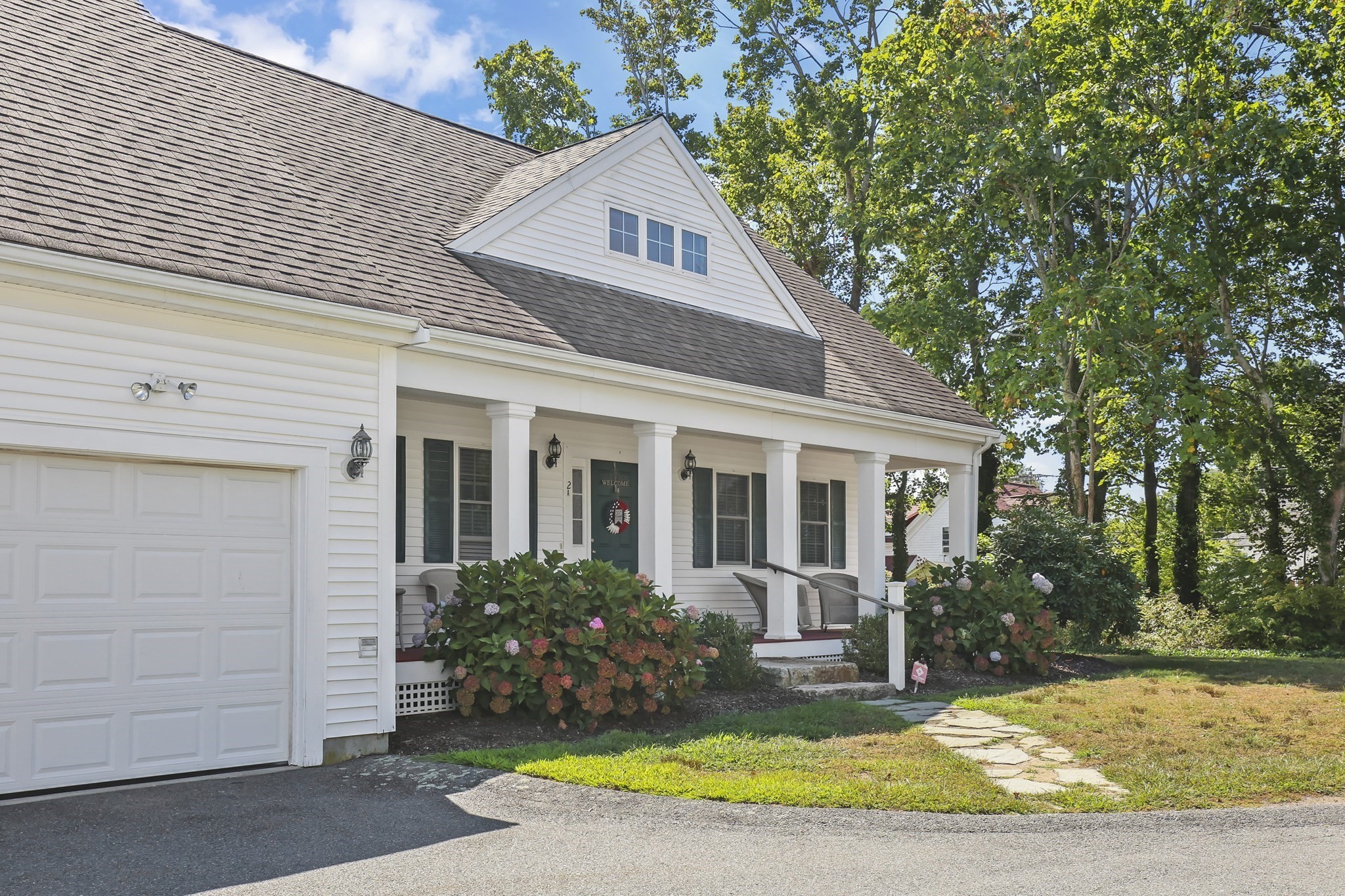2 Rosemary Ln #a — photo