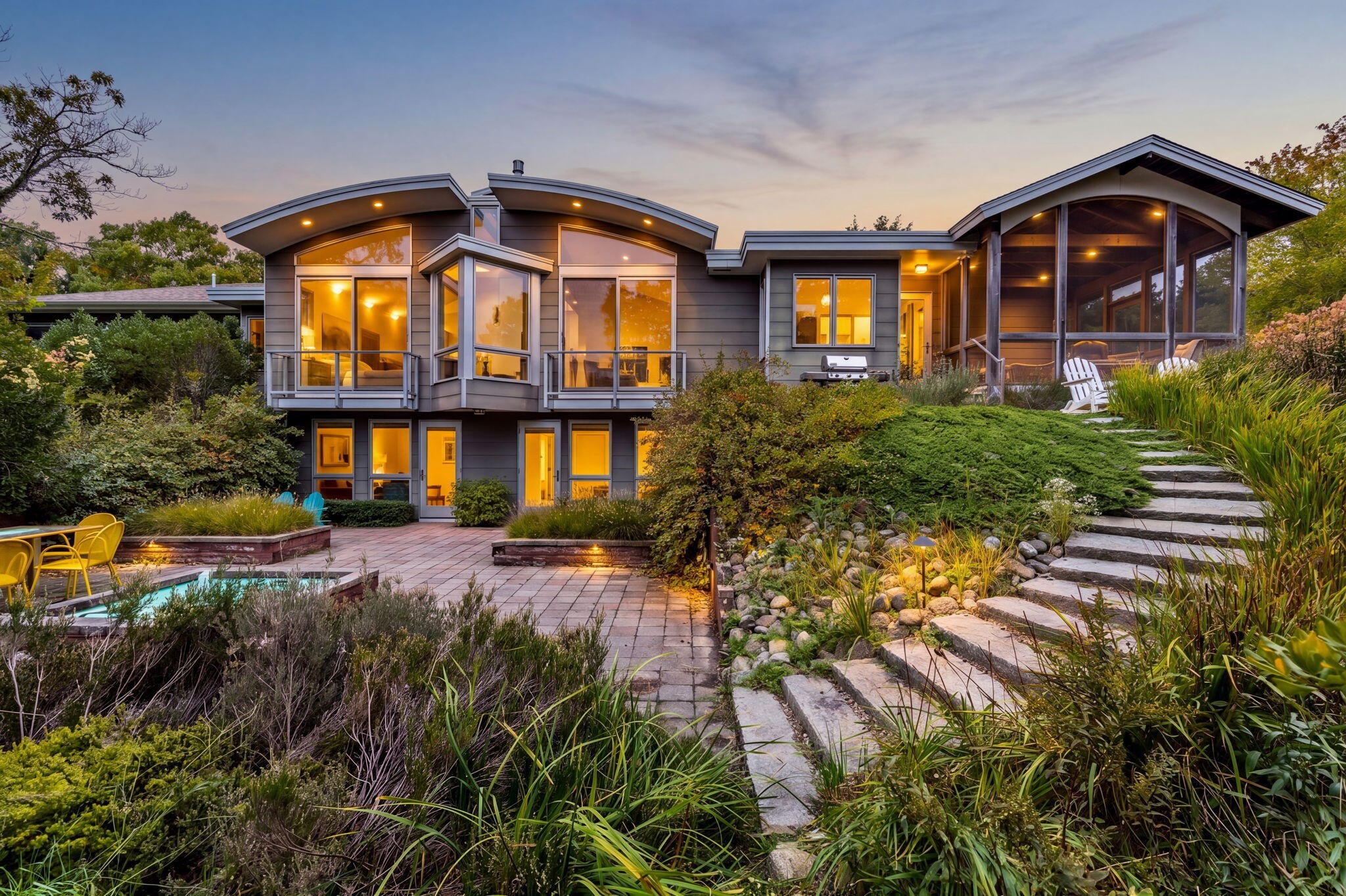 4 Sylvias Way — photo