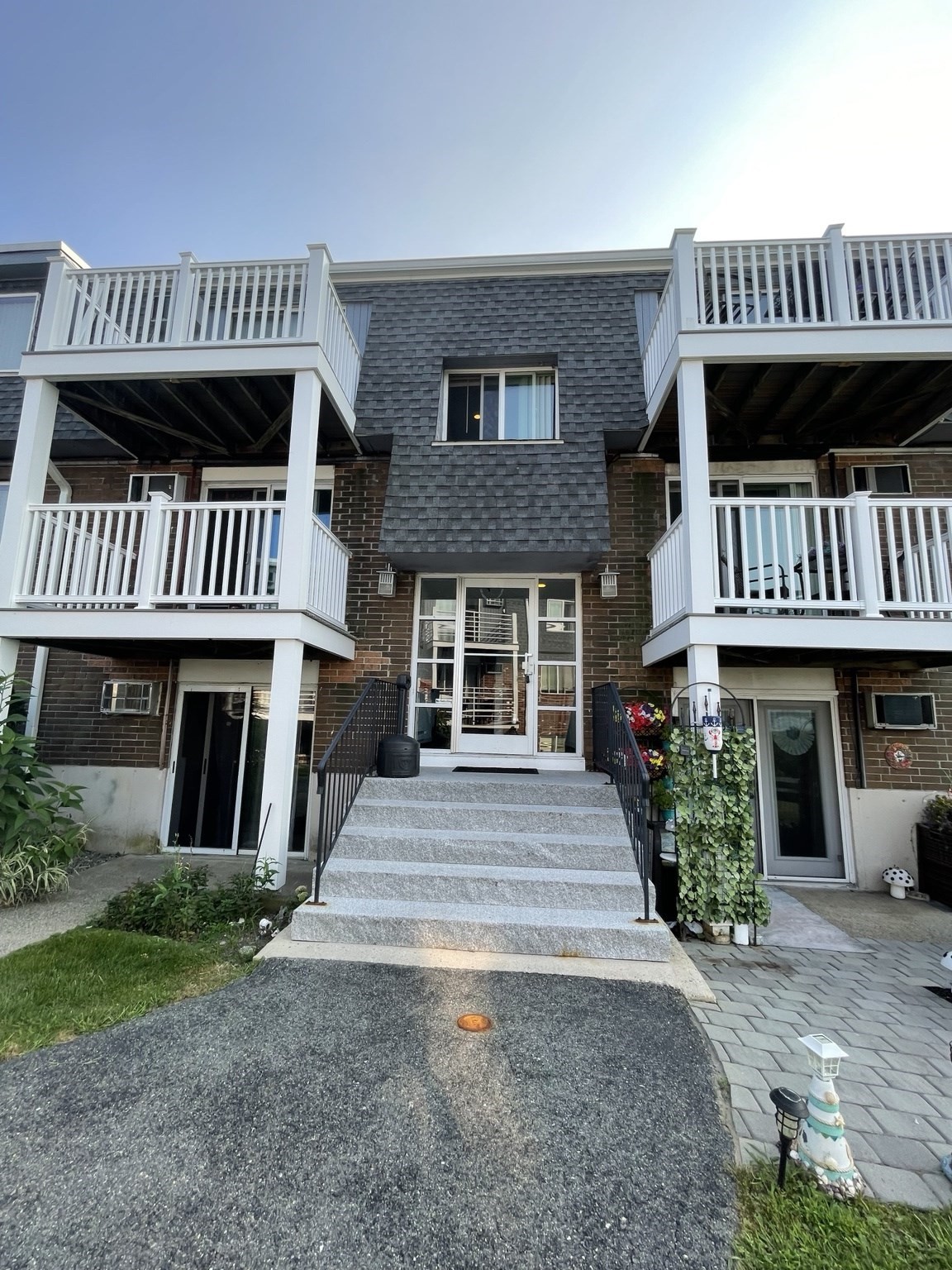145 Essex Ave #308 — photo