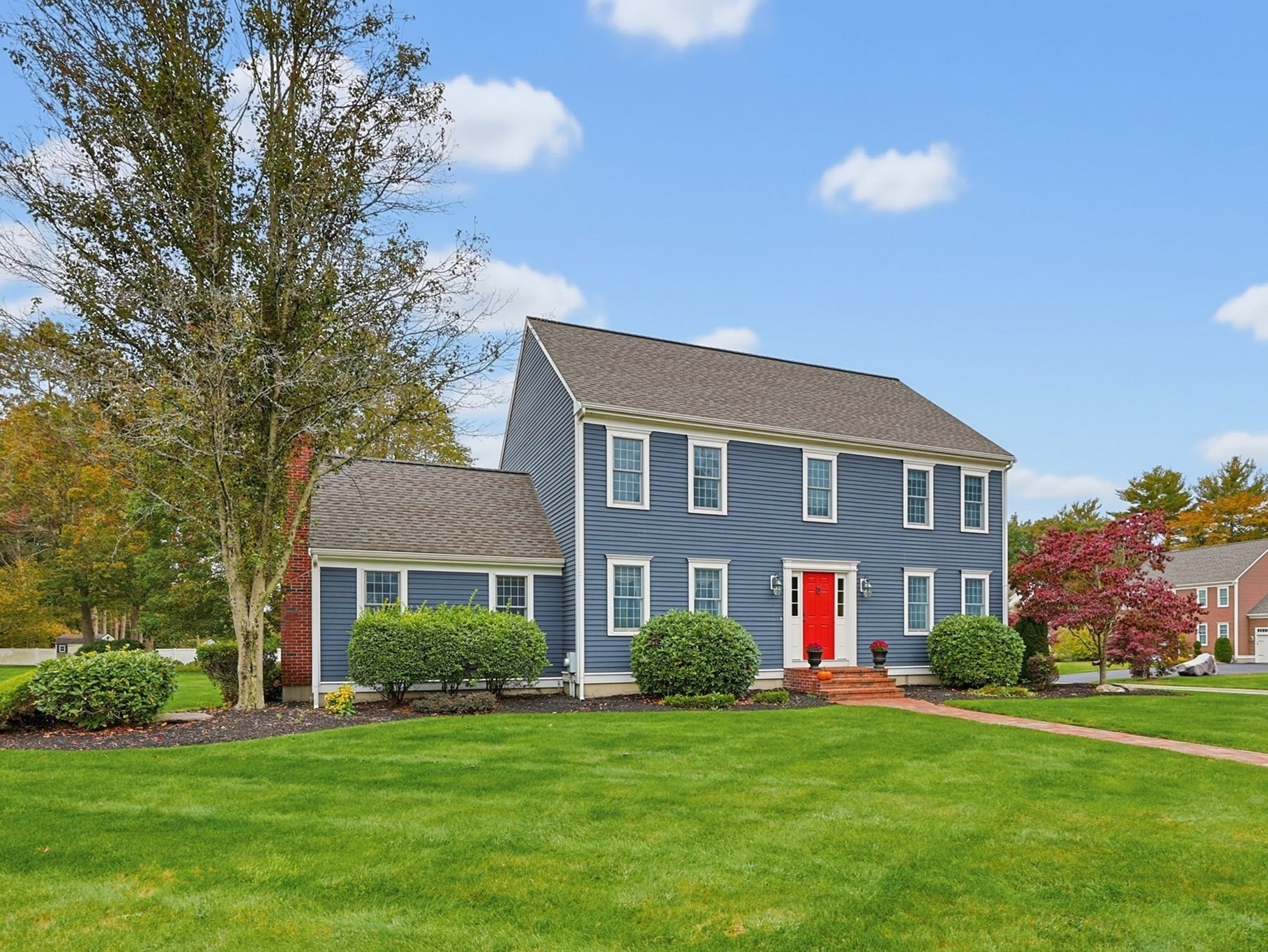 80 Harvest Ln — photo
