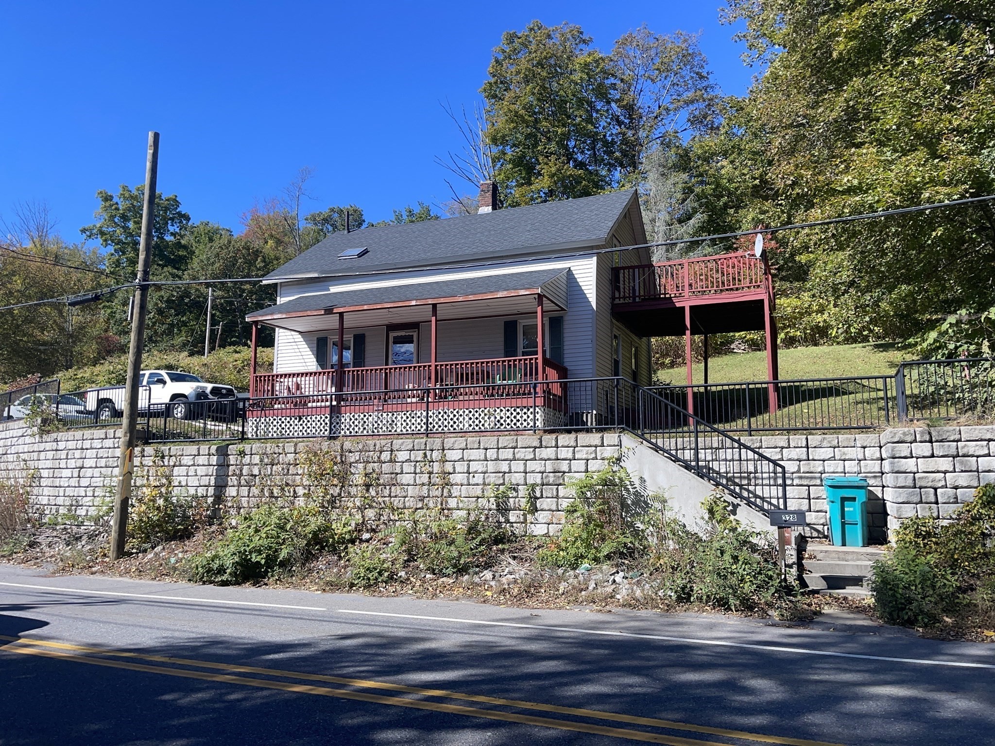 328 Main St — photo