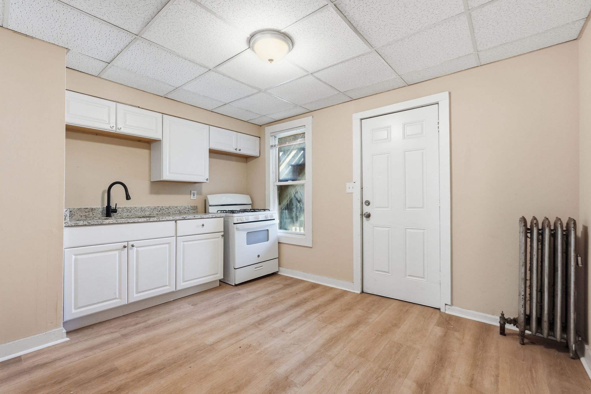 281 Belmont Ave #2R — photo