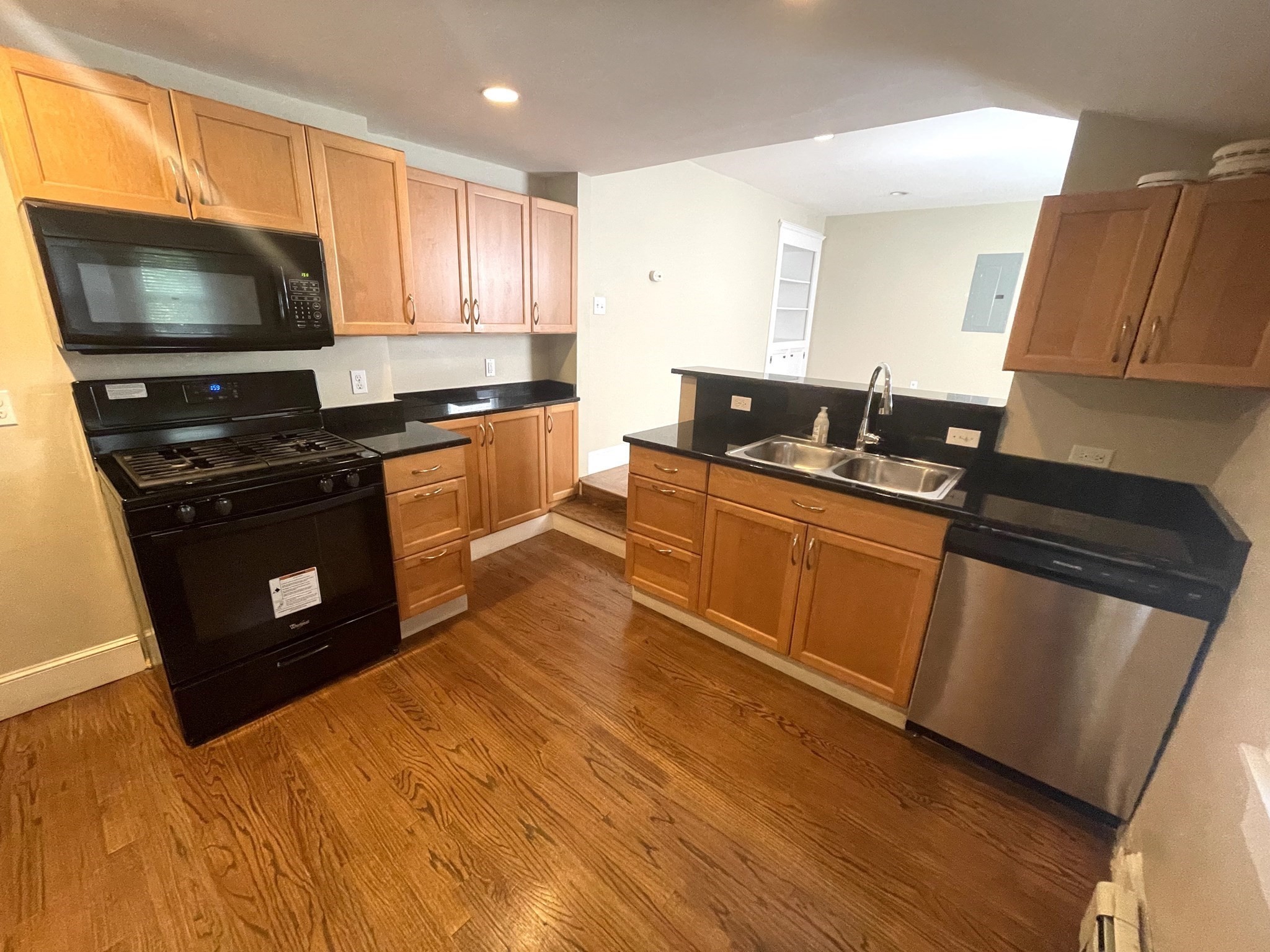221 Pearl St #2 — photo