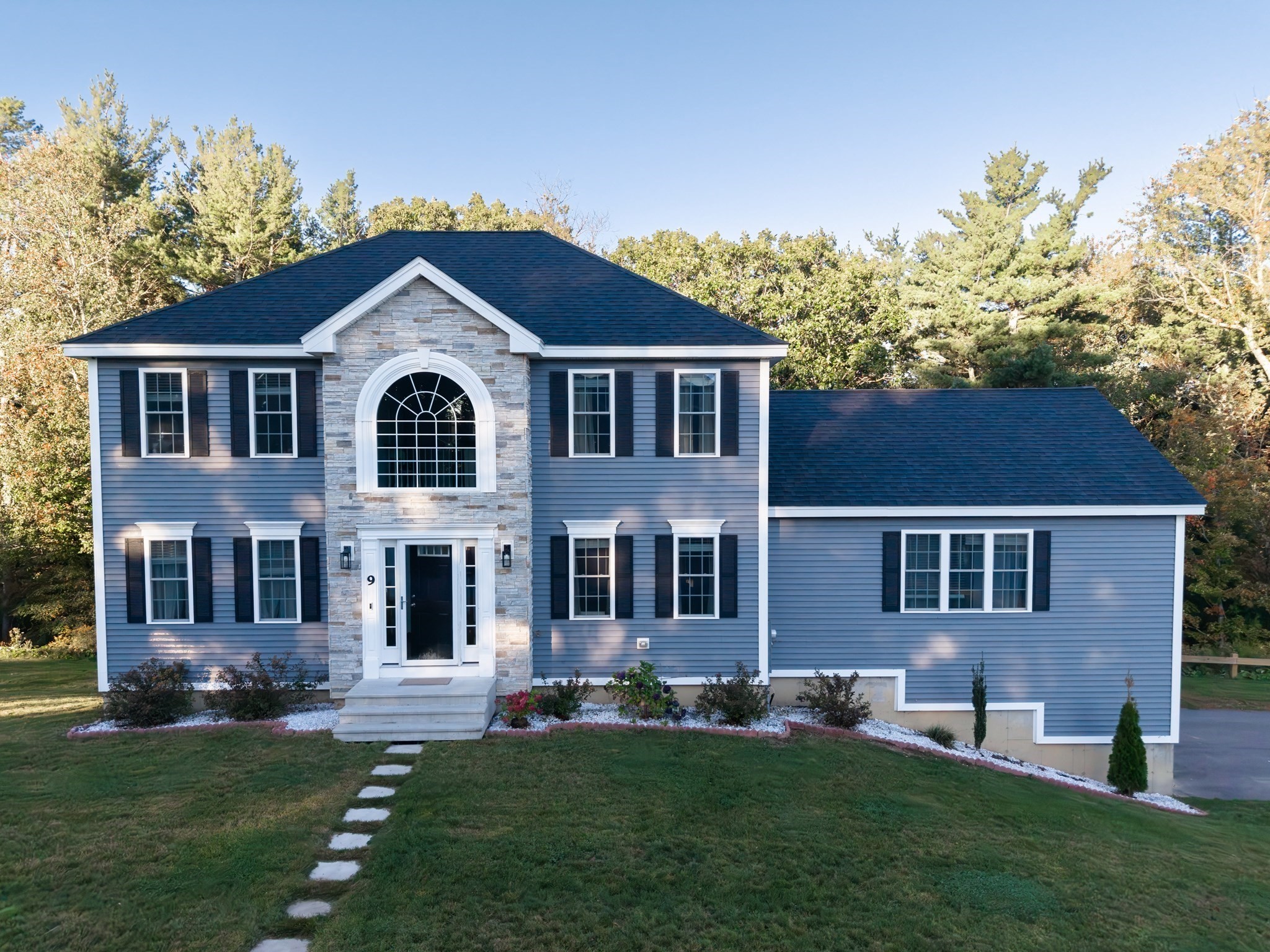 9 Arrowhead Way — photo