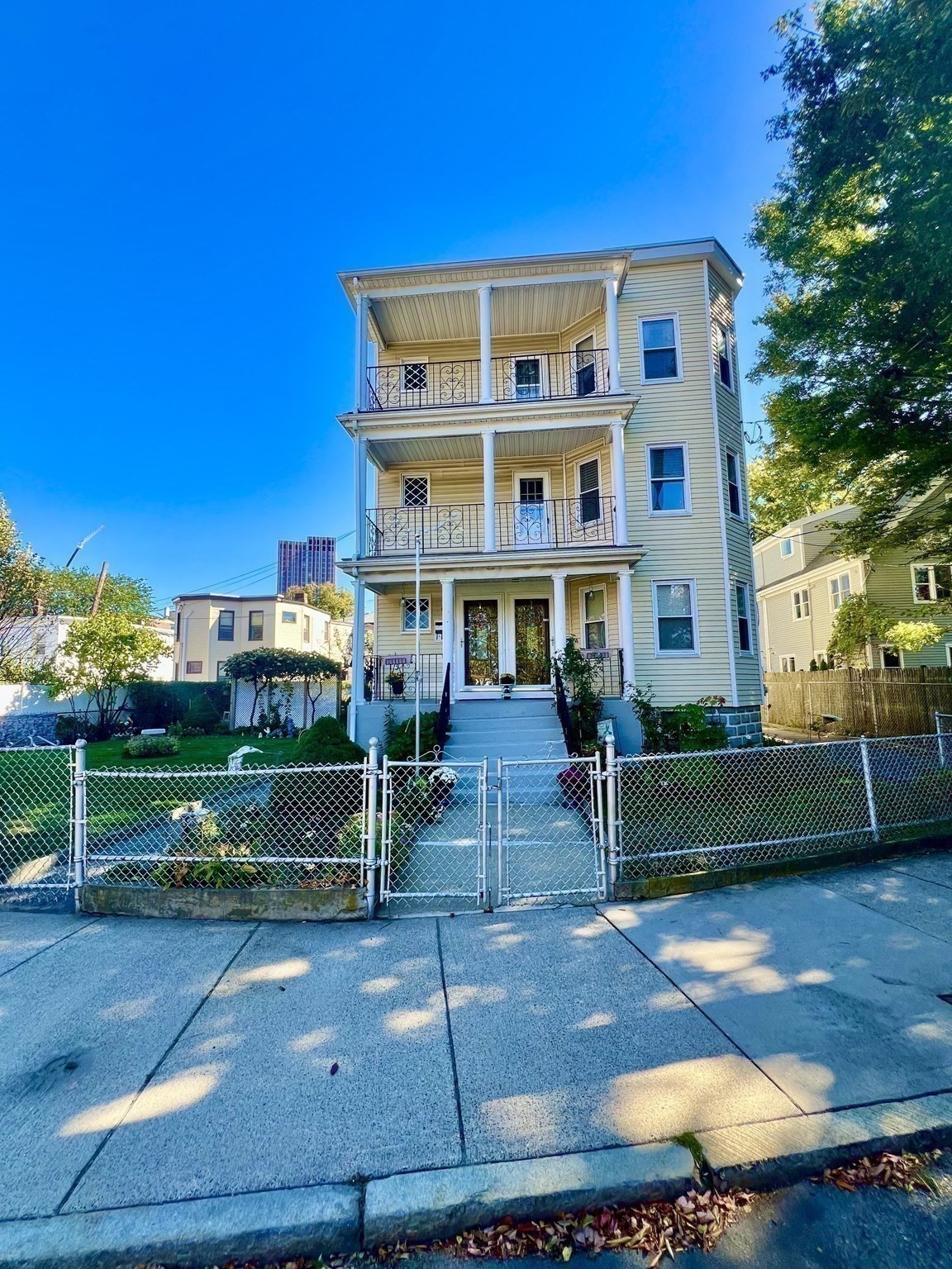 6 Lincoln Parkway #2 — photo