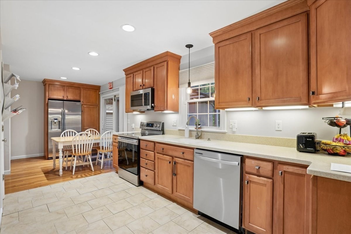 8 Brown Road, Shirley, MA 01464 — photo 2
