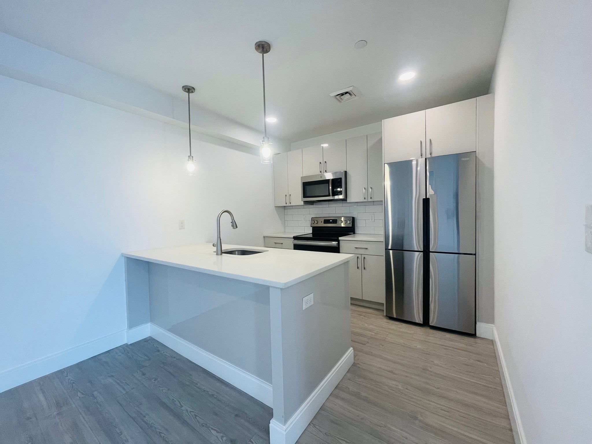42 North Beacon St #504 — photo