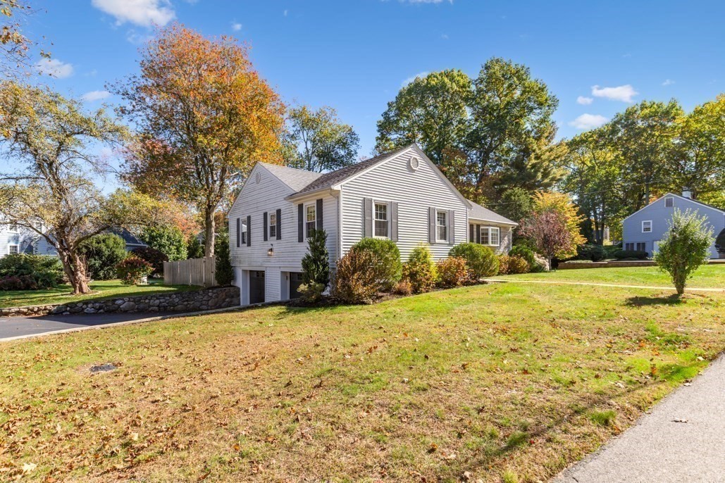 19 Longbow Road, Lynnfield, MA 01940 — photo 2