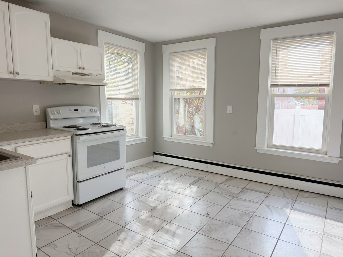 17 Bond St #B — photo