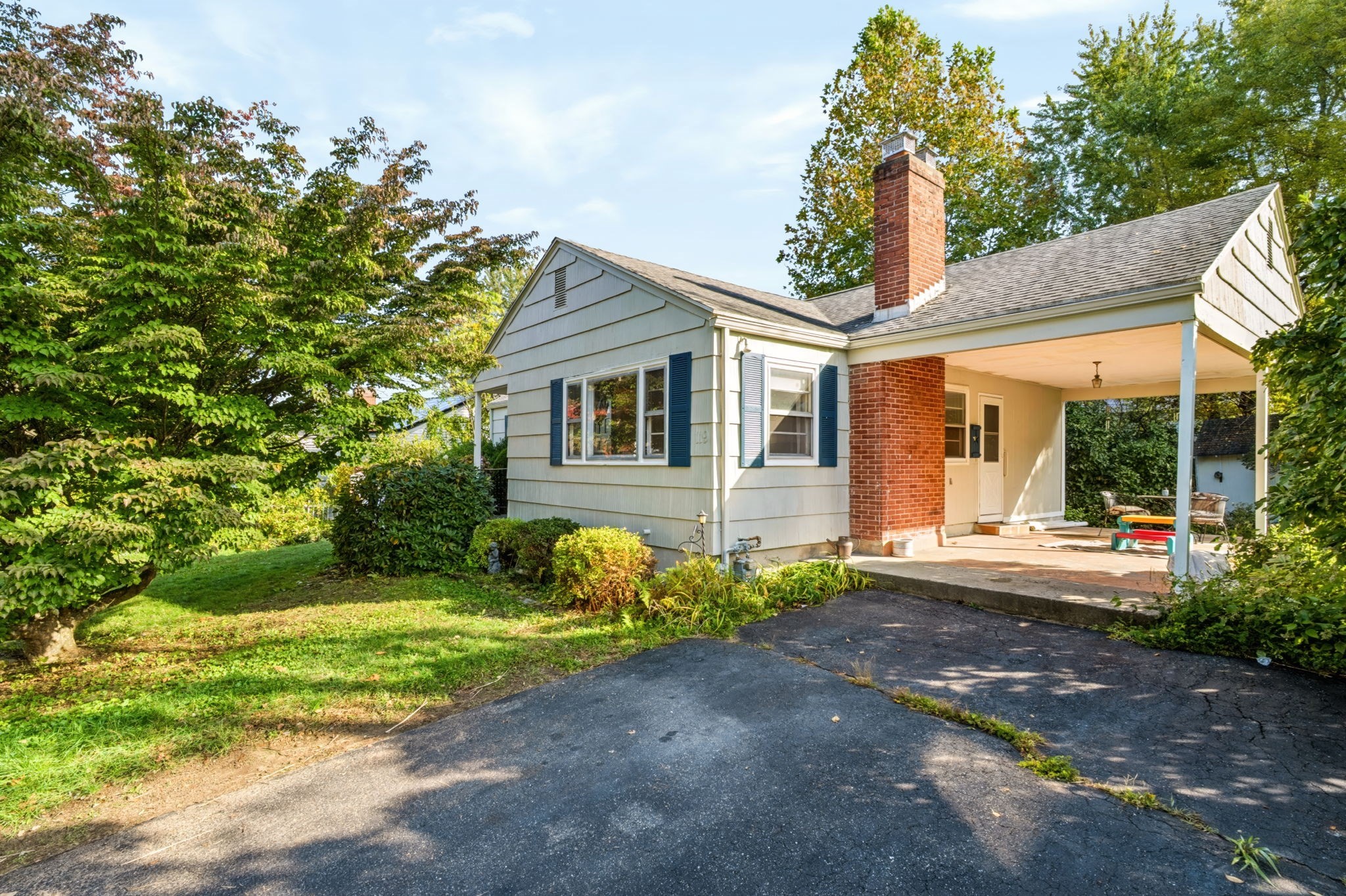119 Bacon Road, Springfield, MA 01119